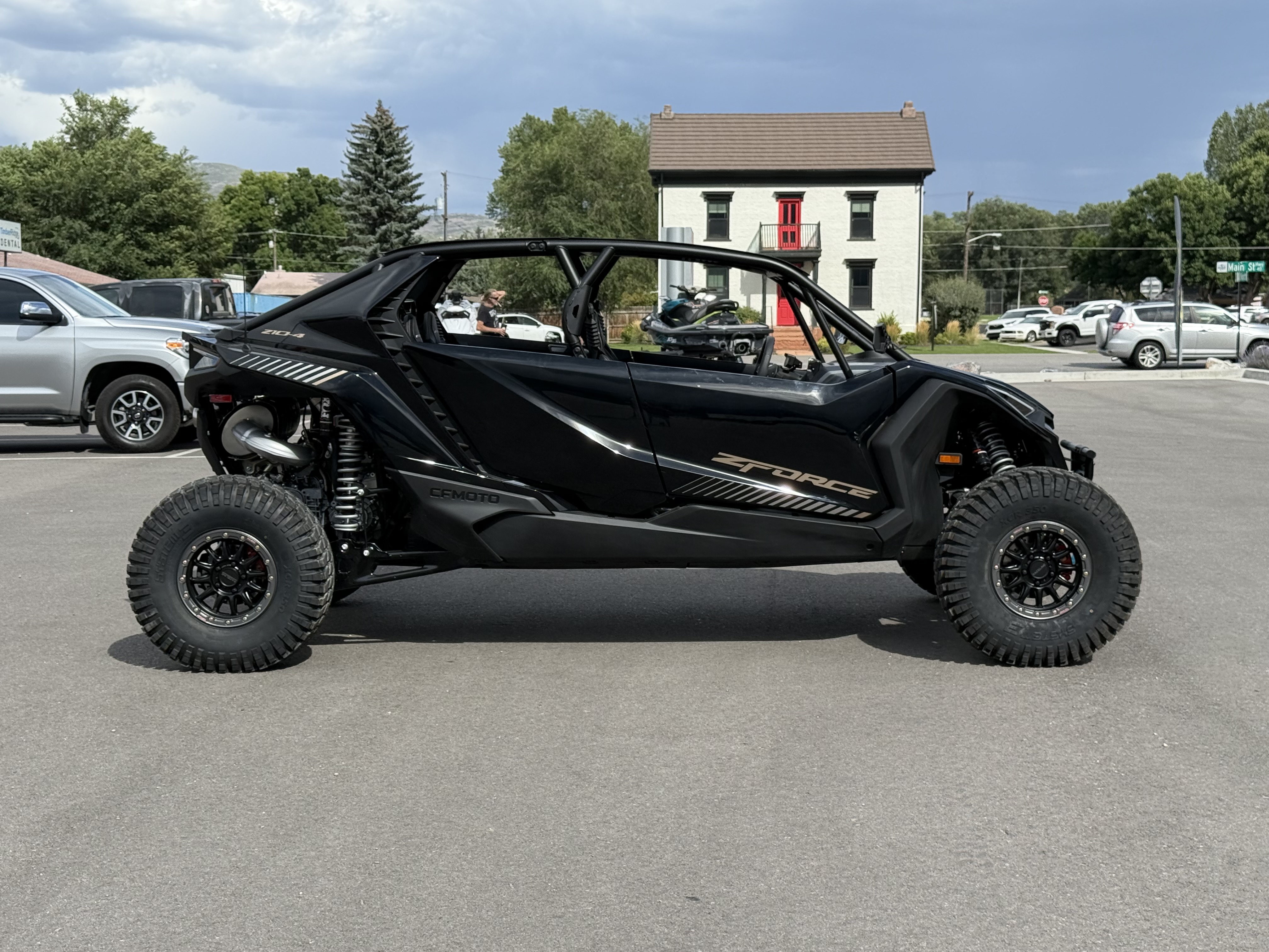 2027 CFMOTO ZFORCE Z10-4 UTV