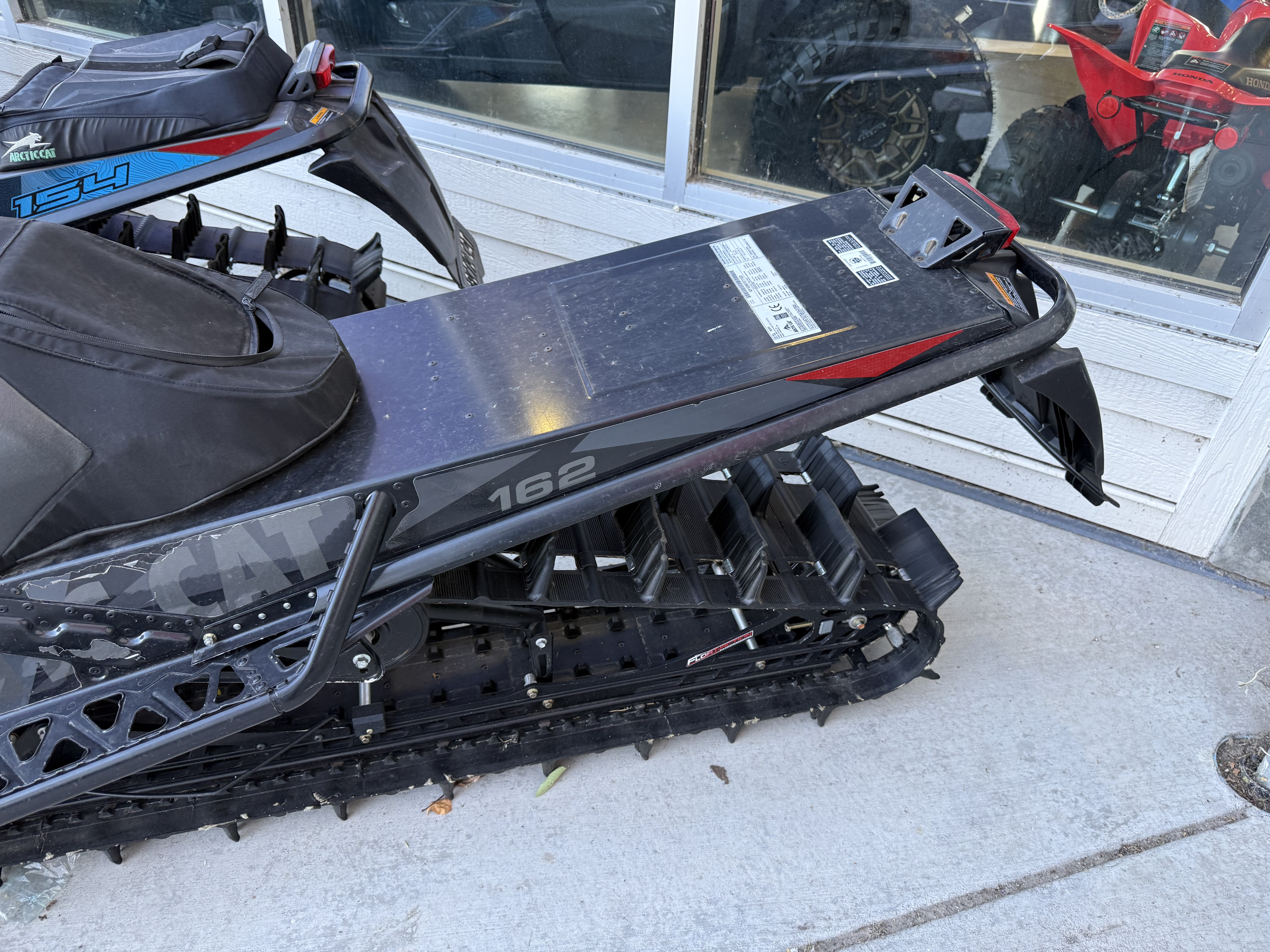 2016 ARCTIC CAT M 8000 SNOWMOBILE
