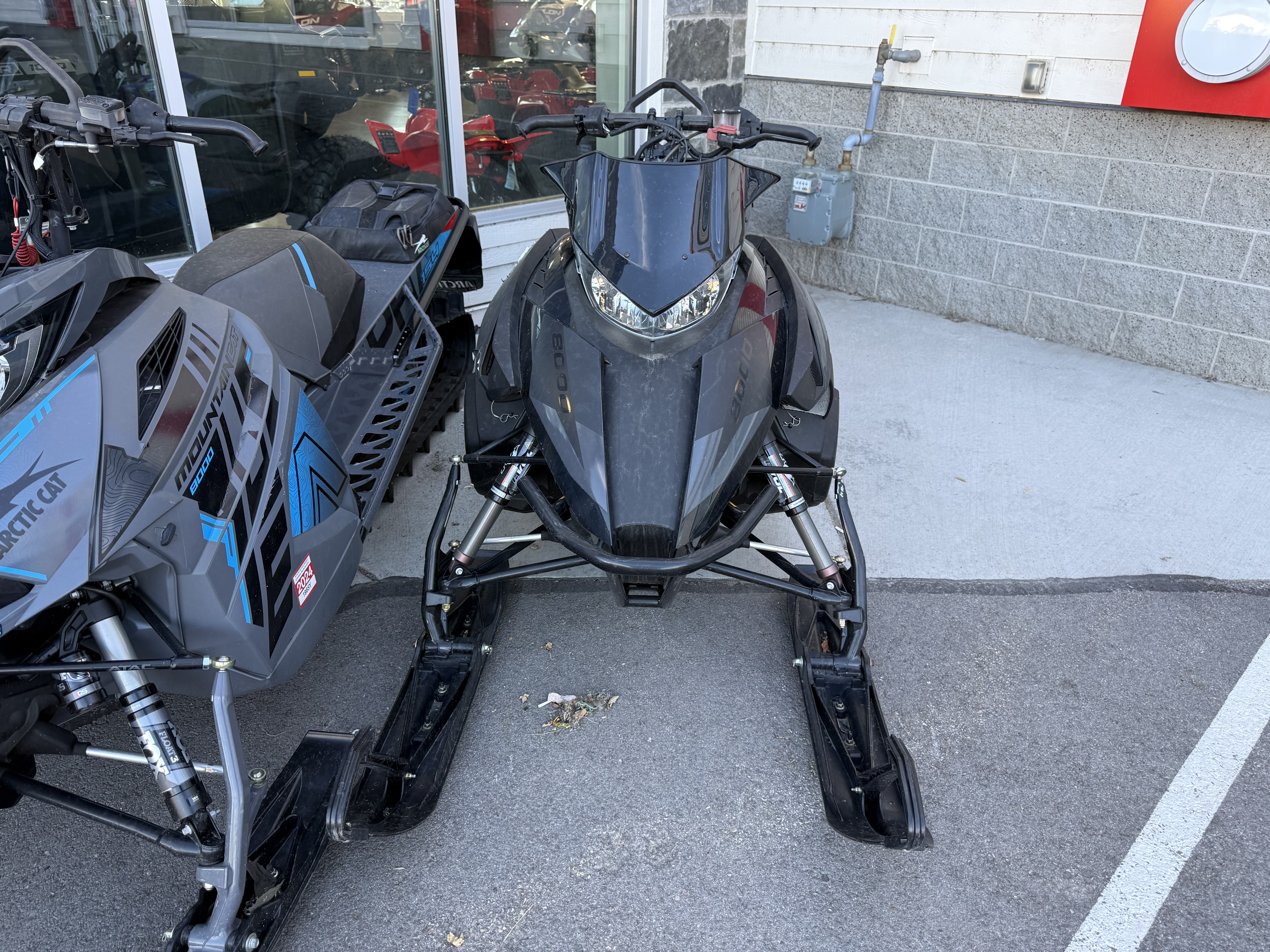 2016 ARCTIC CAT M 8000 SNOWMOBILE