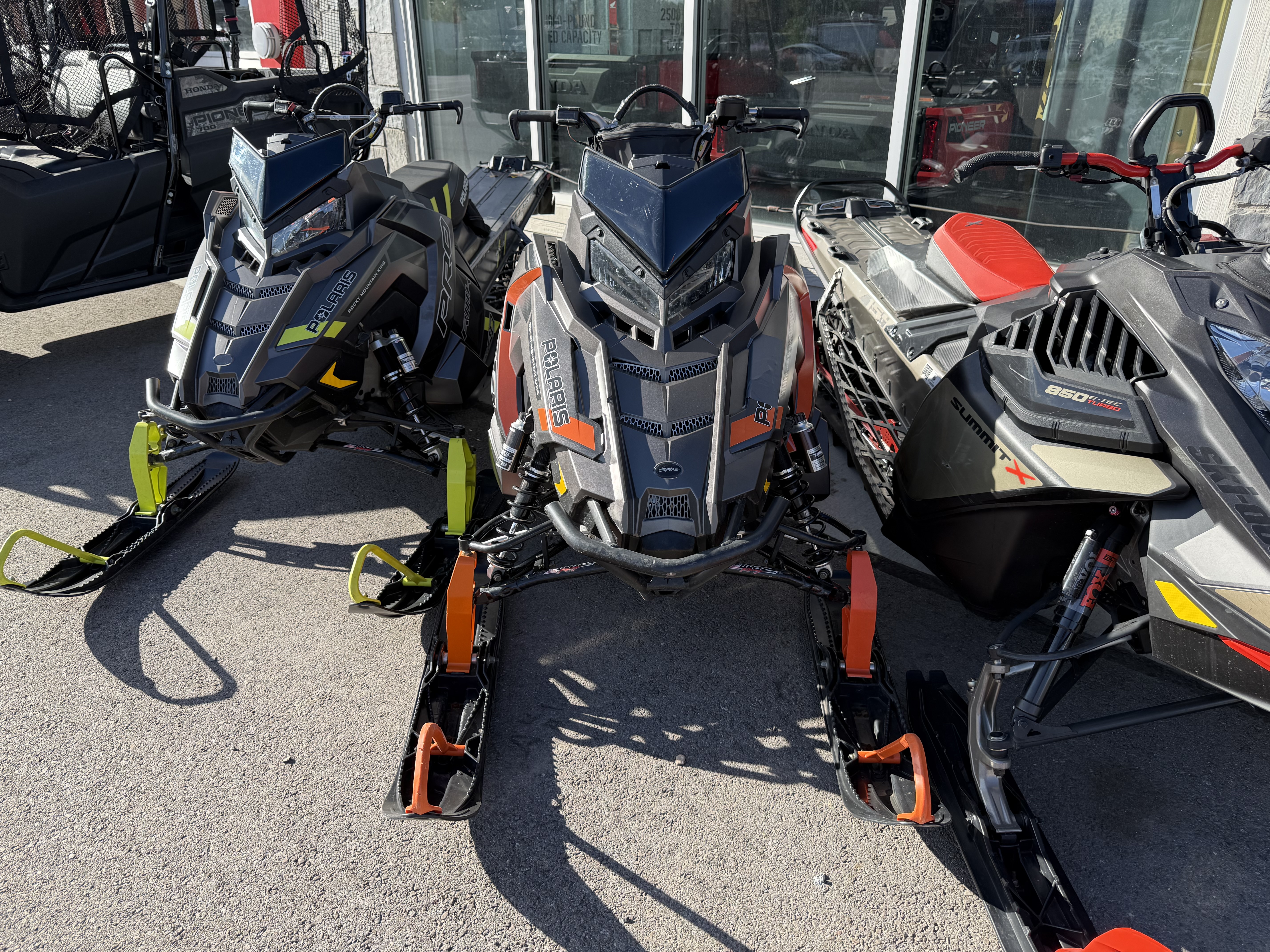2017 POLARIS PRO RMK 174 SNOWMOBILE