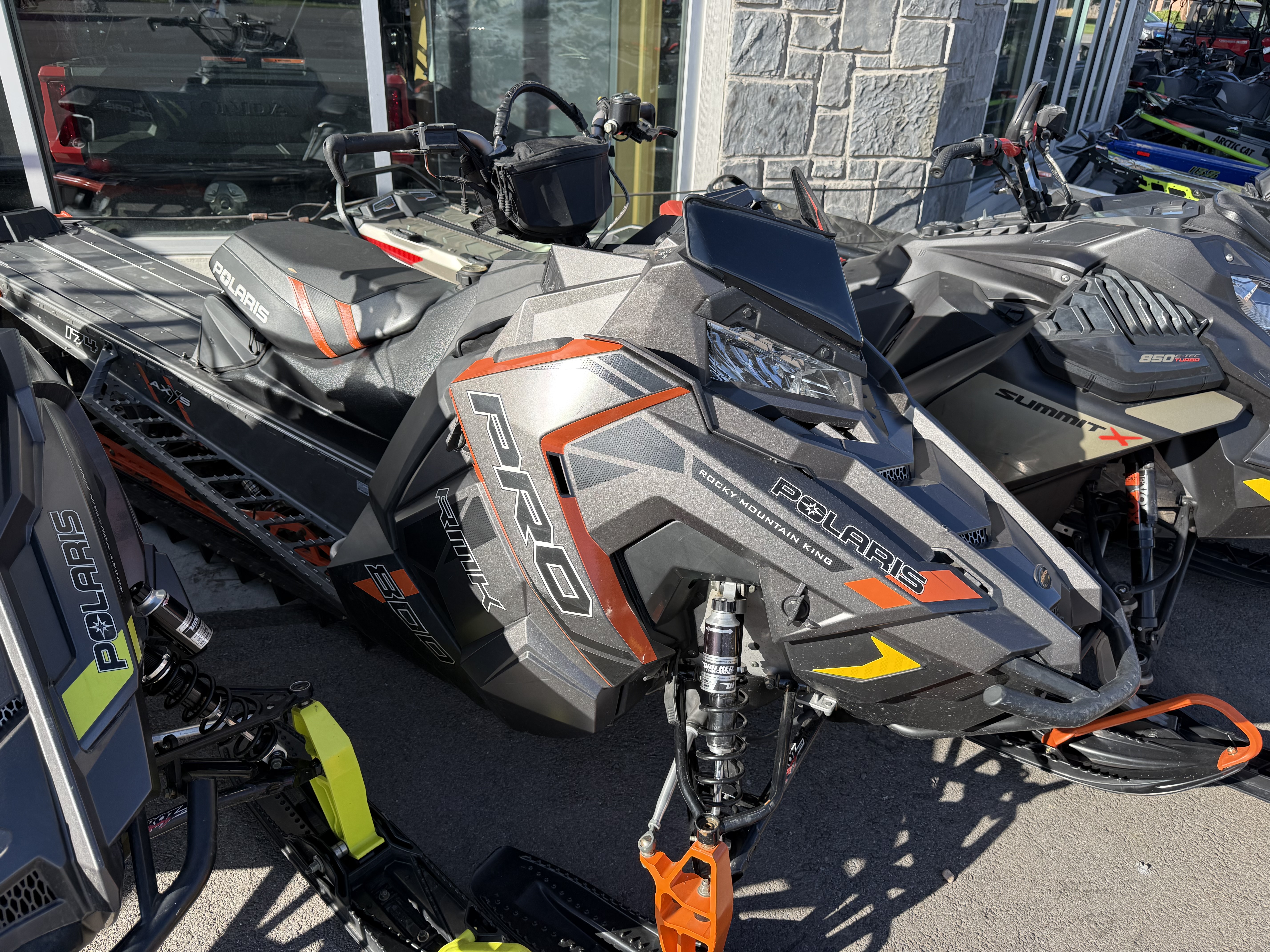 2017 POLARIS PRO RMK 174 SNOWMOBILE