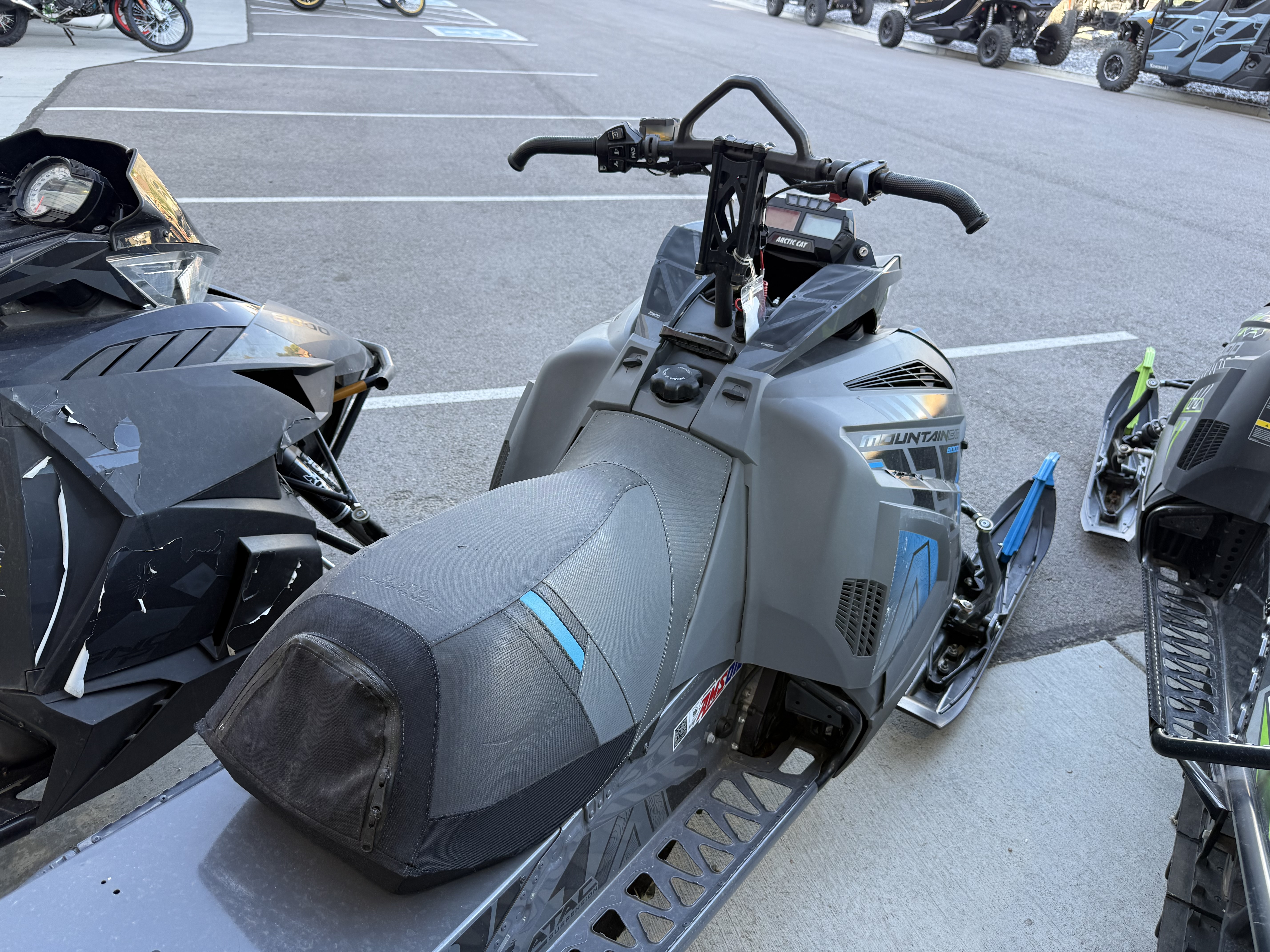 2022 ARCTIC CAT M 8000 Mountain Cat Alpha One SNOWMOBILE