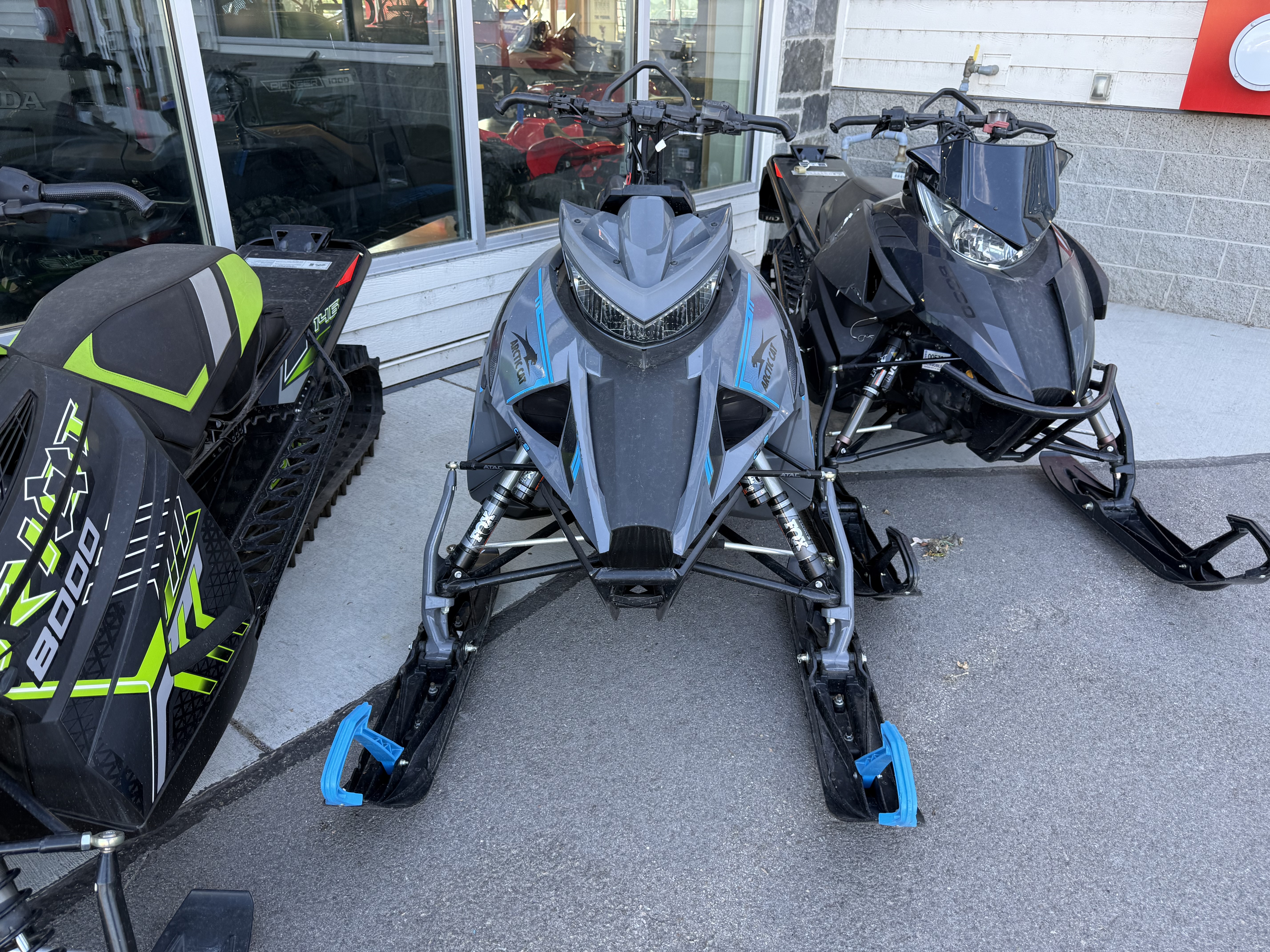 2022 ARCTIC CAT M 8000 Mountain Cat Alpha One SNOWMOBILE
