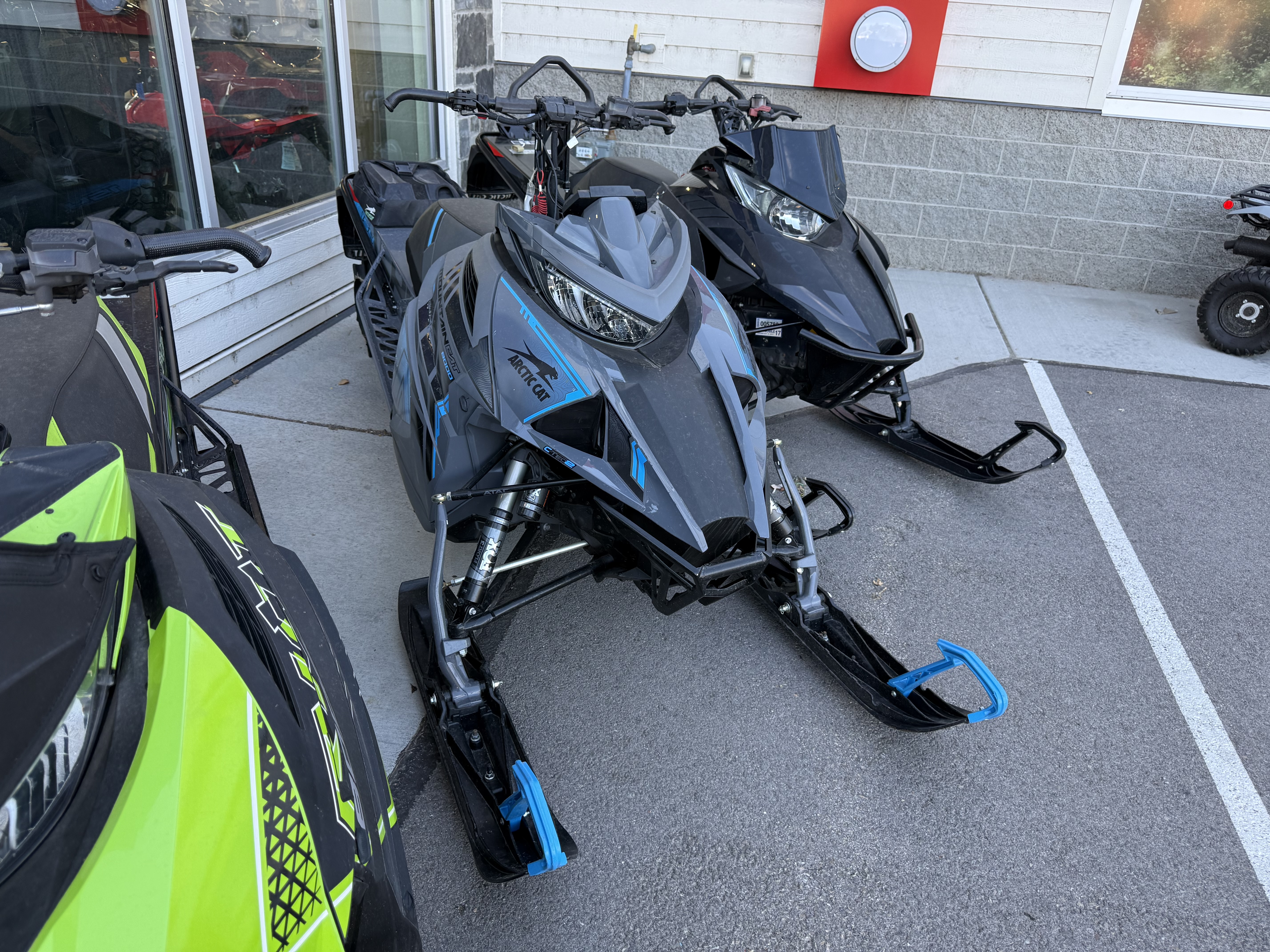 2022 ARCTIC CAT M 8000 Mountain Cat Alpha One SNOWMOBILE