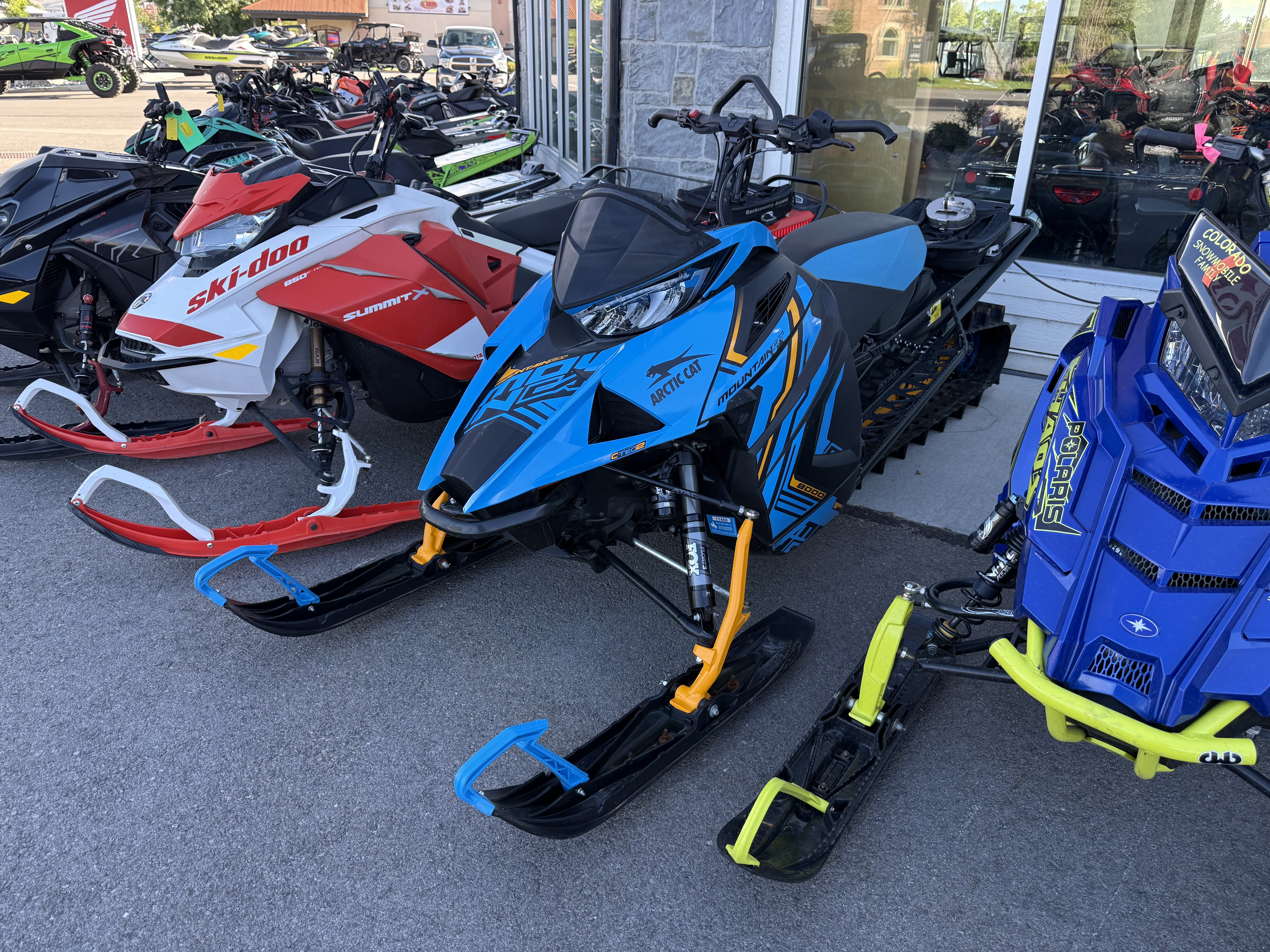 2023 ARCTIC CAT M 8000 Mountain Cat Alpha One SNOWMOBILE
