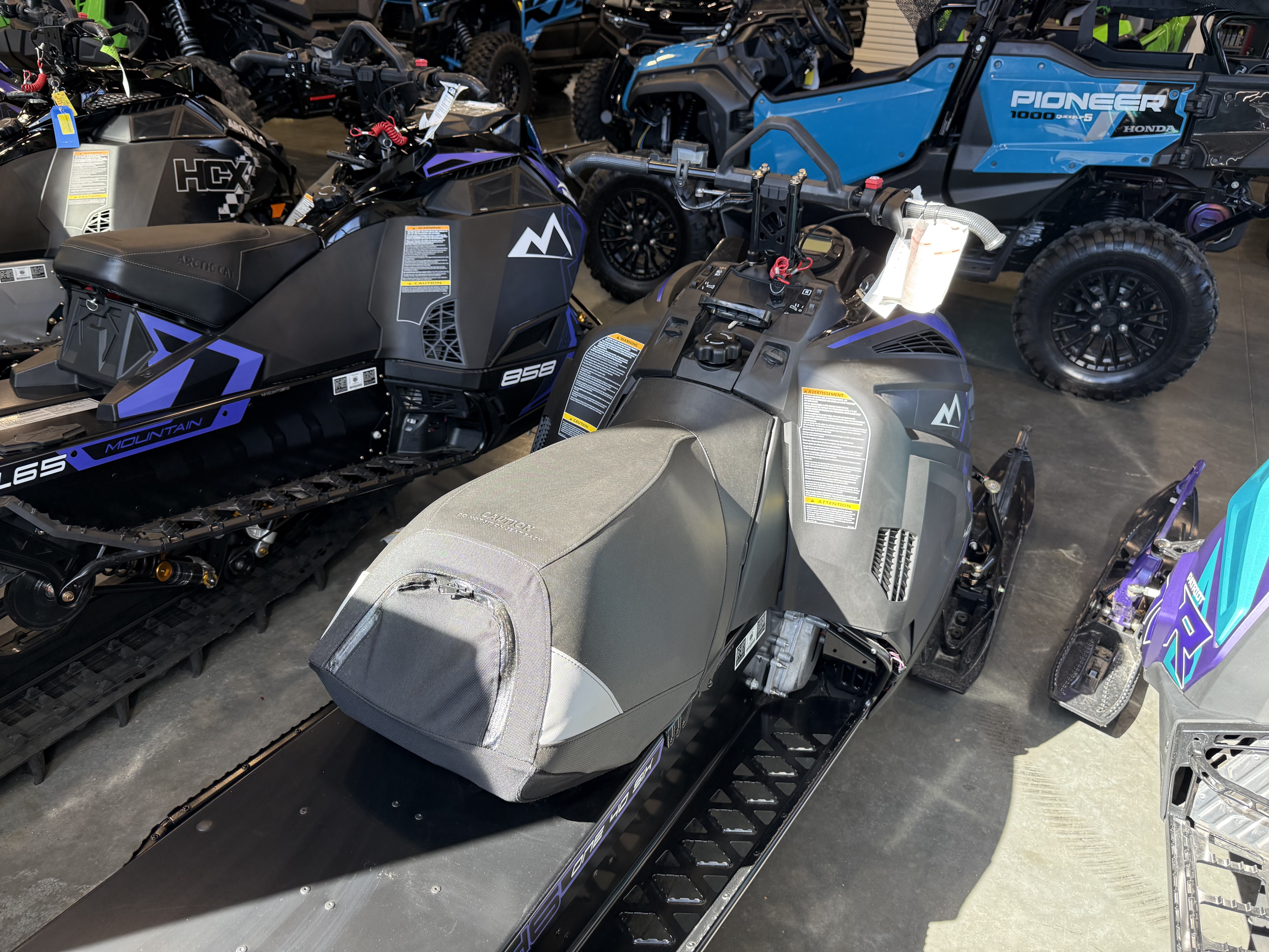 2026 ARCTIC CAT M 400 146 2.0 AMS ES SNOWMOBILE