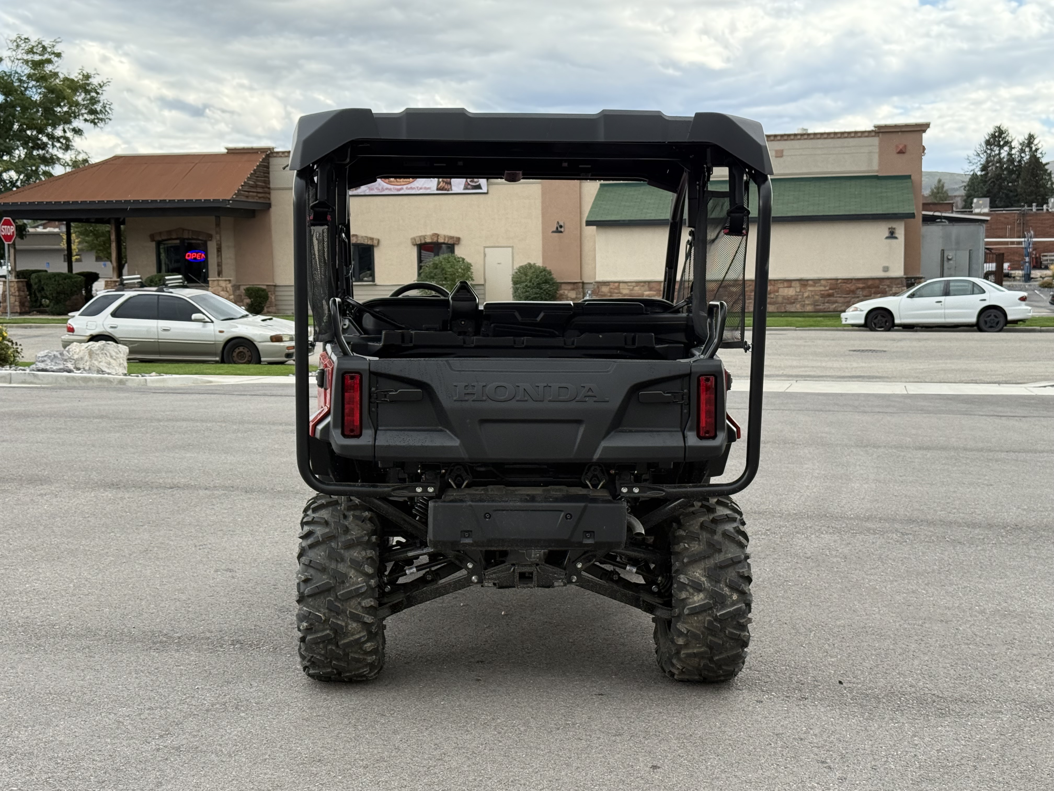 2026 HONDA PIONEER 1000-5 DELUXE UTV
