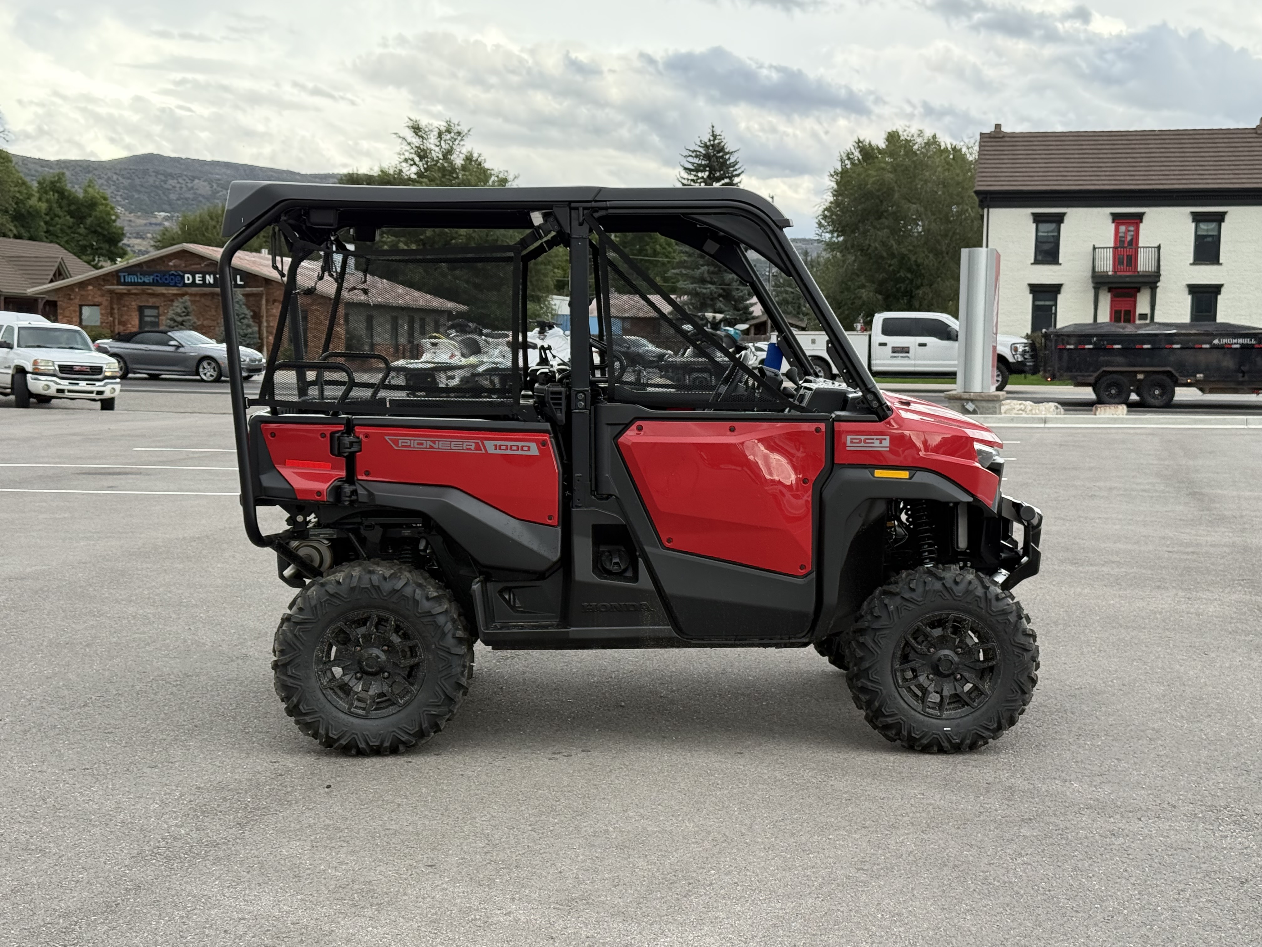 2026 HONDA PIONEER 1000-5 DELUXE UTV