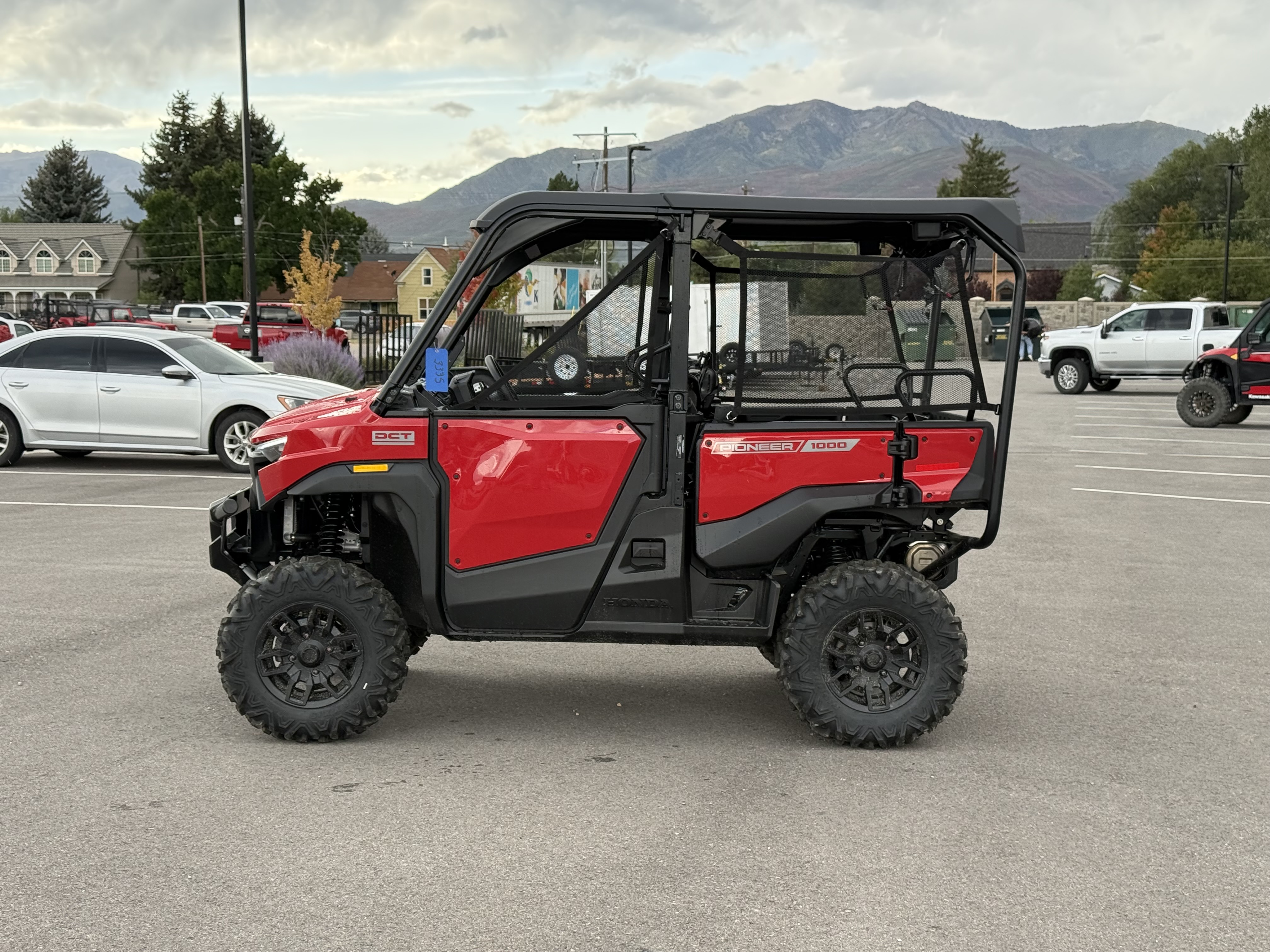 2026 HONDA PIONEER 1000-5 DELUXE UTV