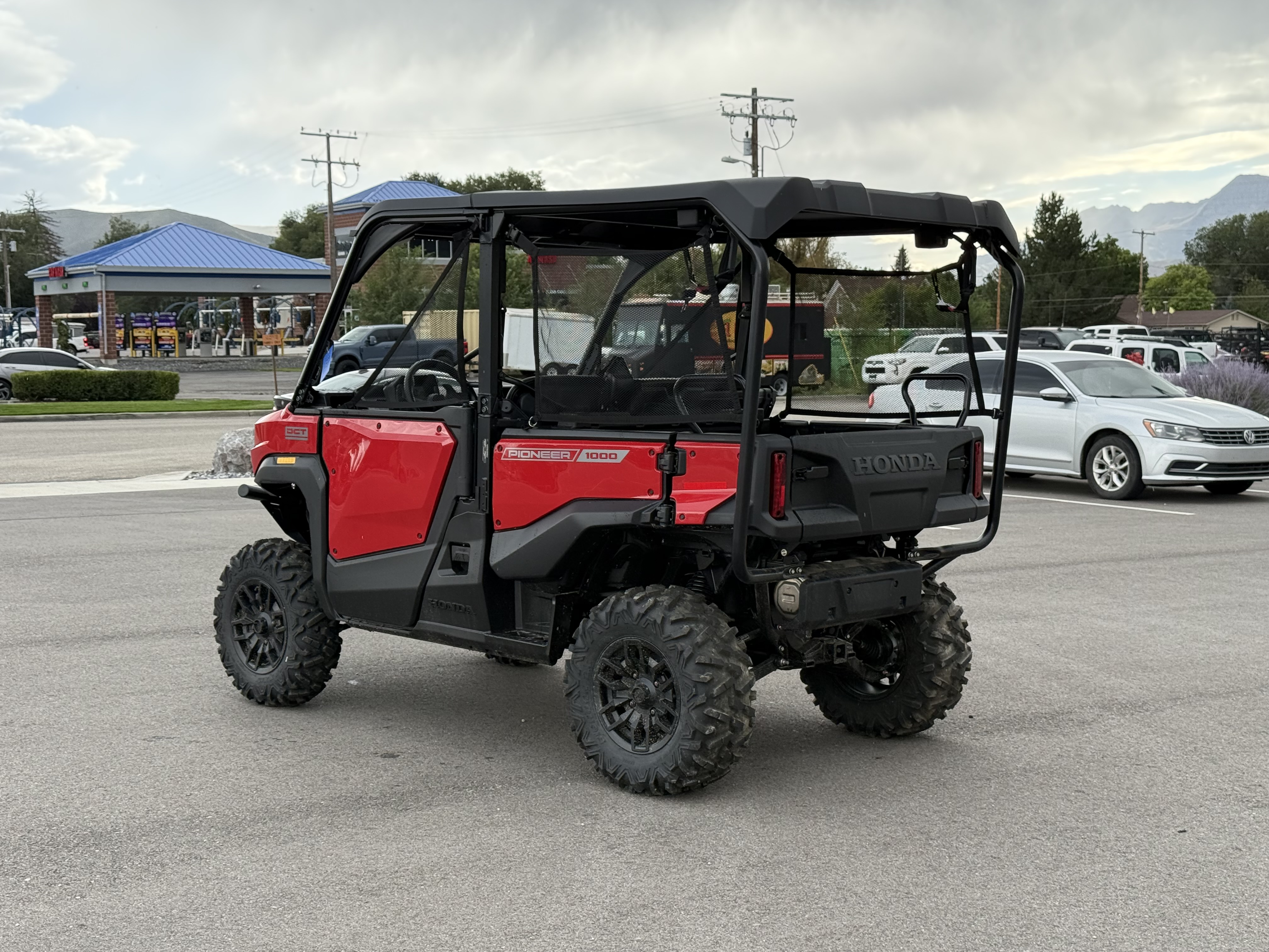 2026 HONDA PIONEER 1000-5 DELUXE UTV