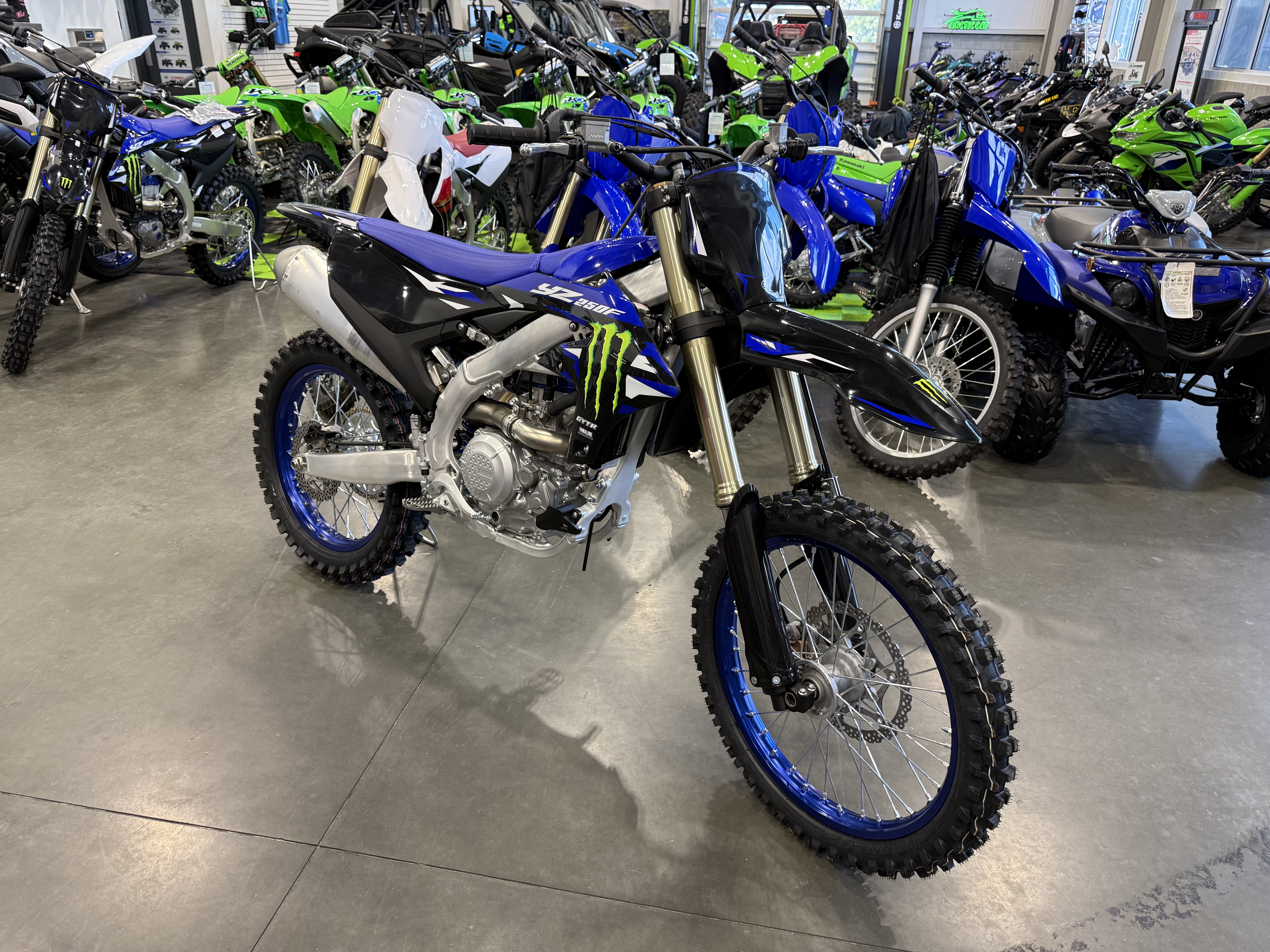 2027 YAMAHA YZ250F DIRT BIKE