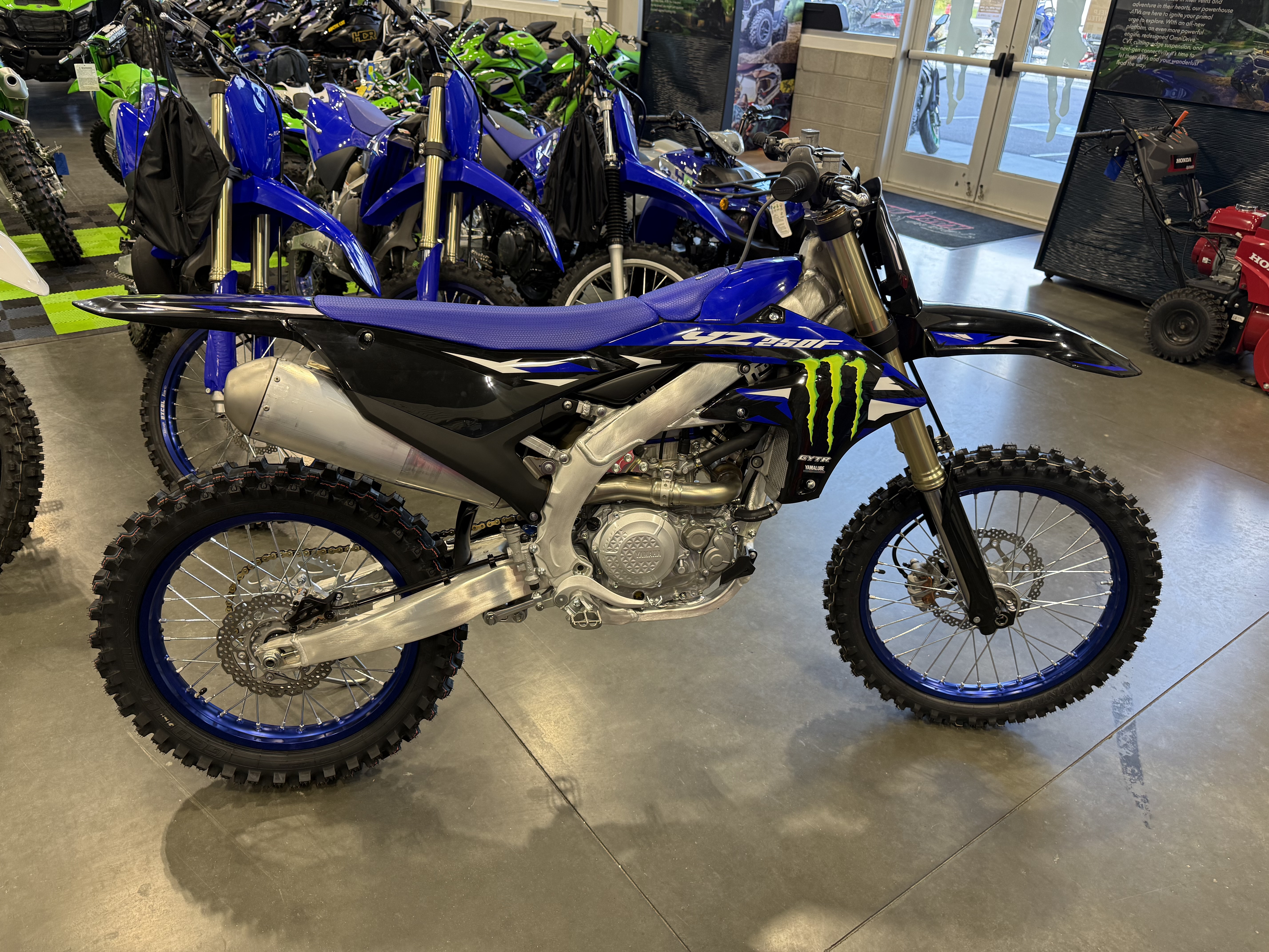 2027 YAMAHA YZ250F DIRT BIKE