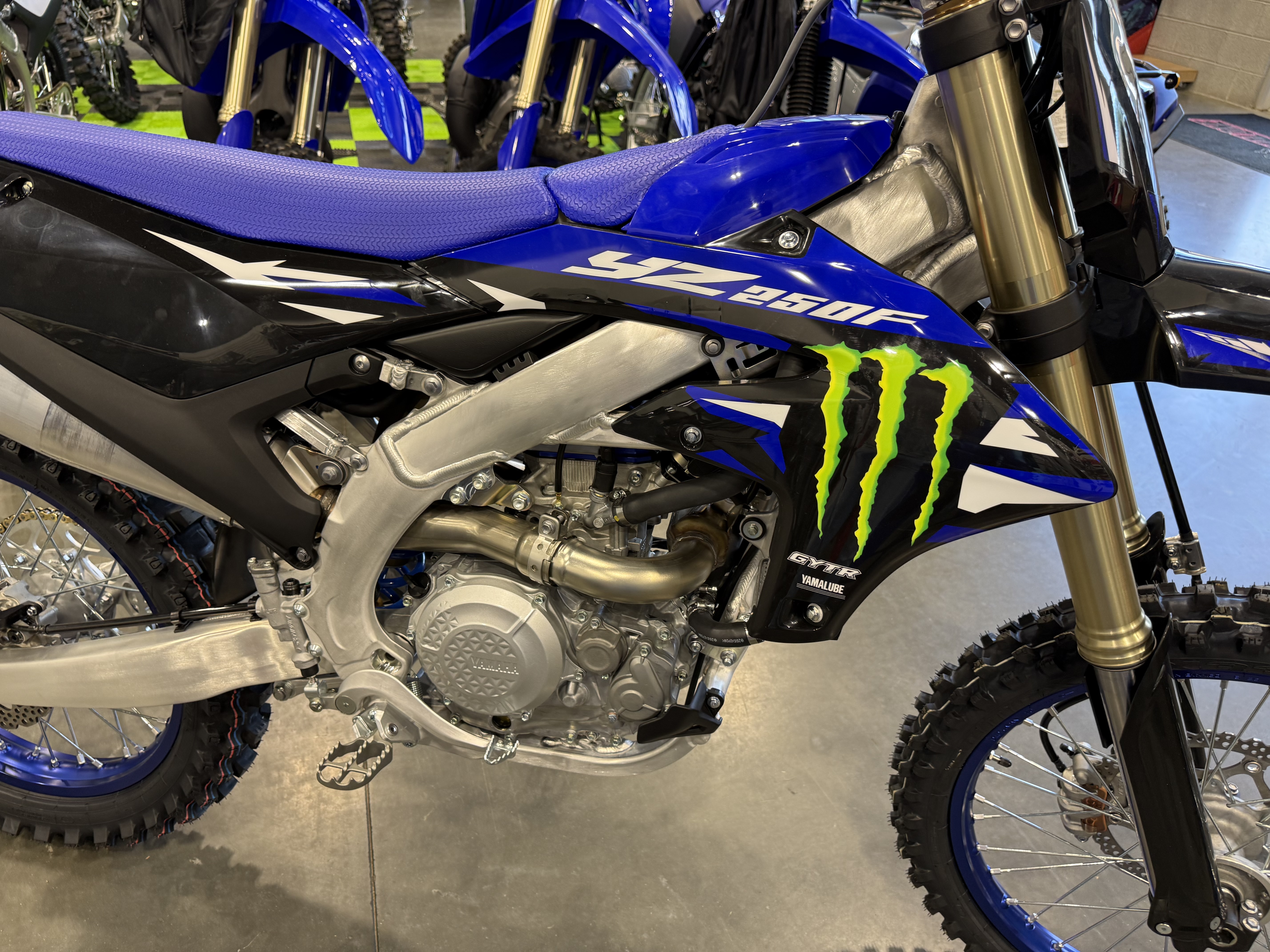 2027 YAMAHA YZ250F DIRT BIKE