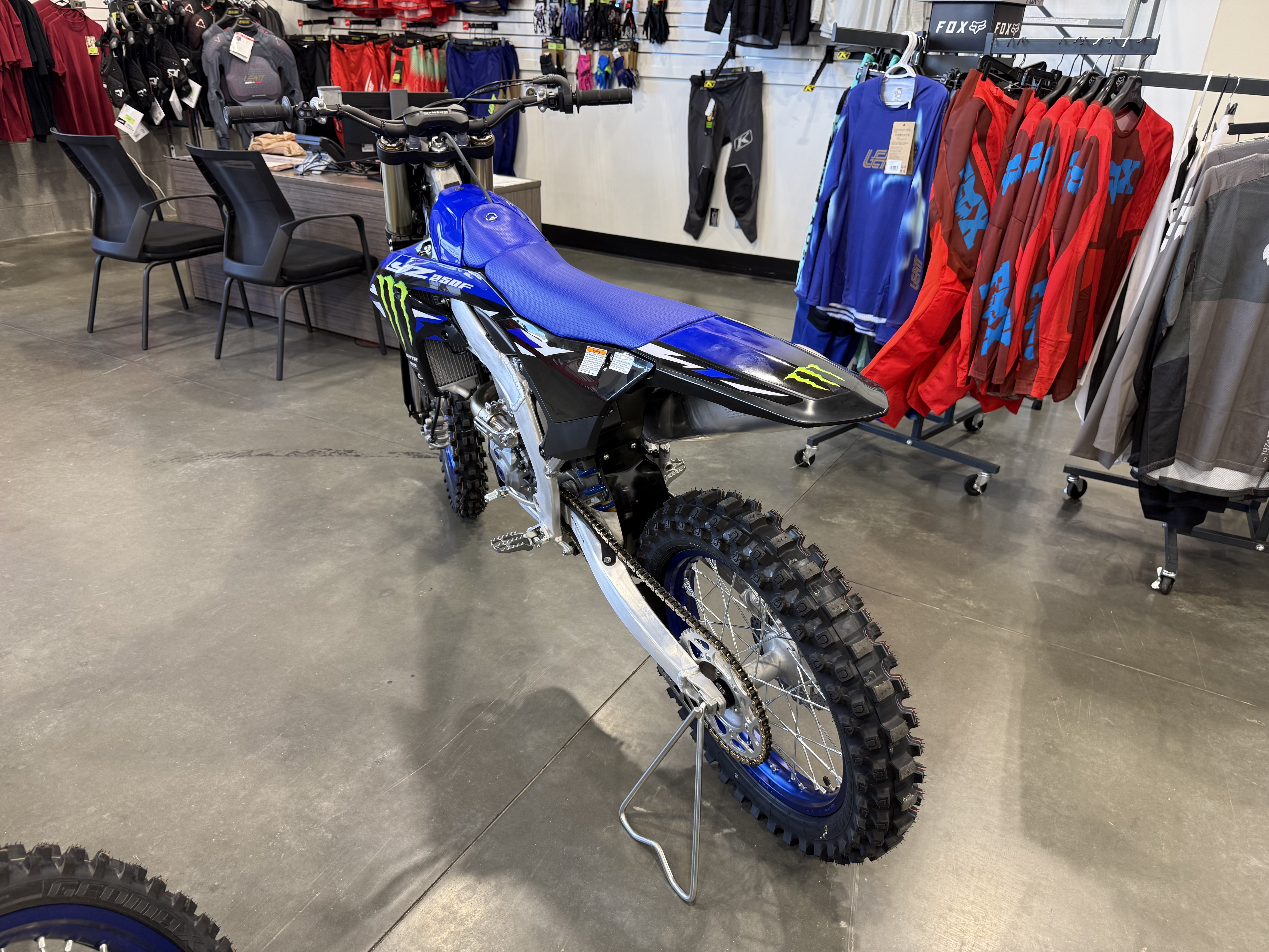 2027 YAMAHA YZ250F DIRT BIKE