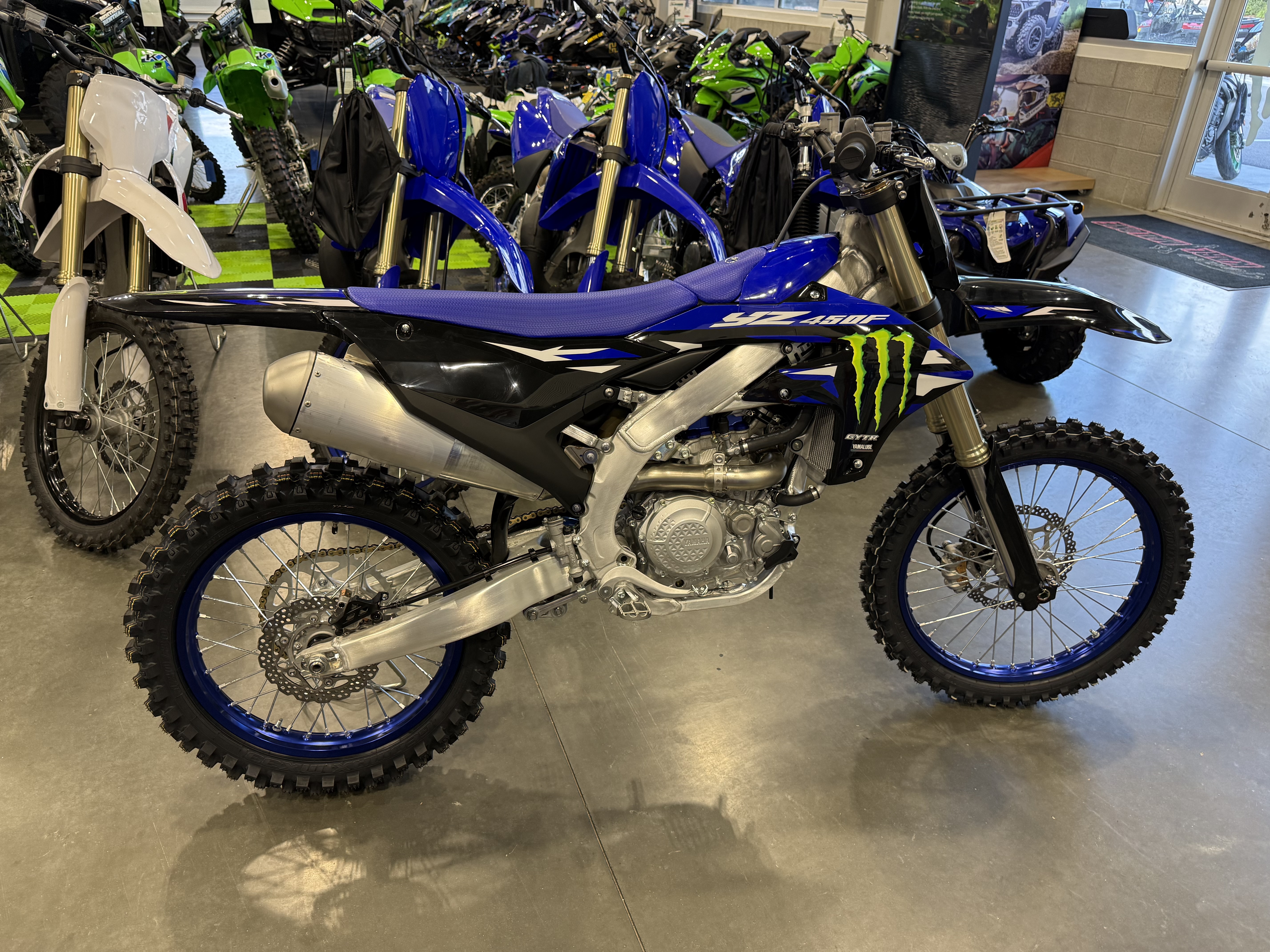 2027 YAMAHA YZ450F DIRT BIKE