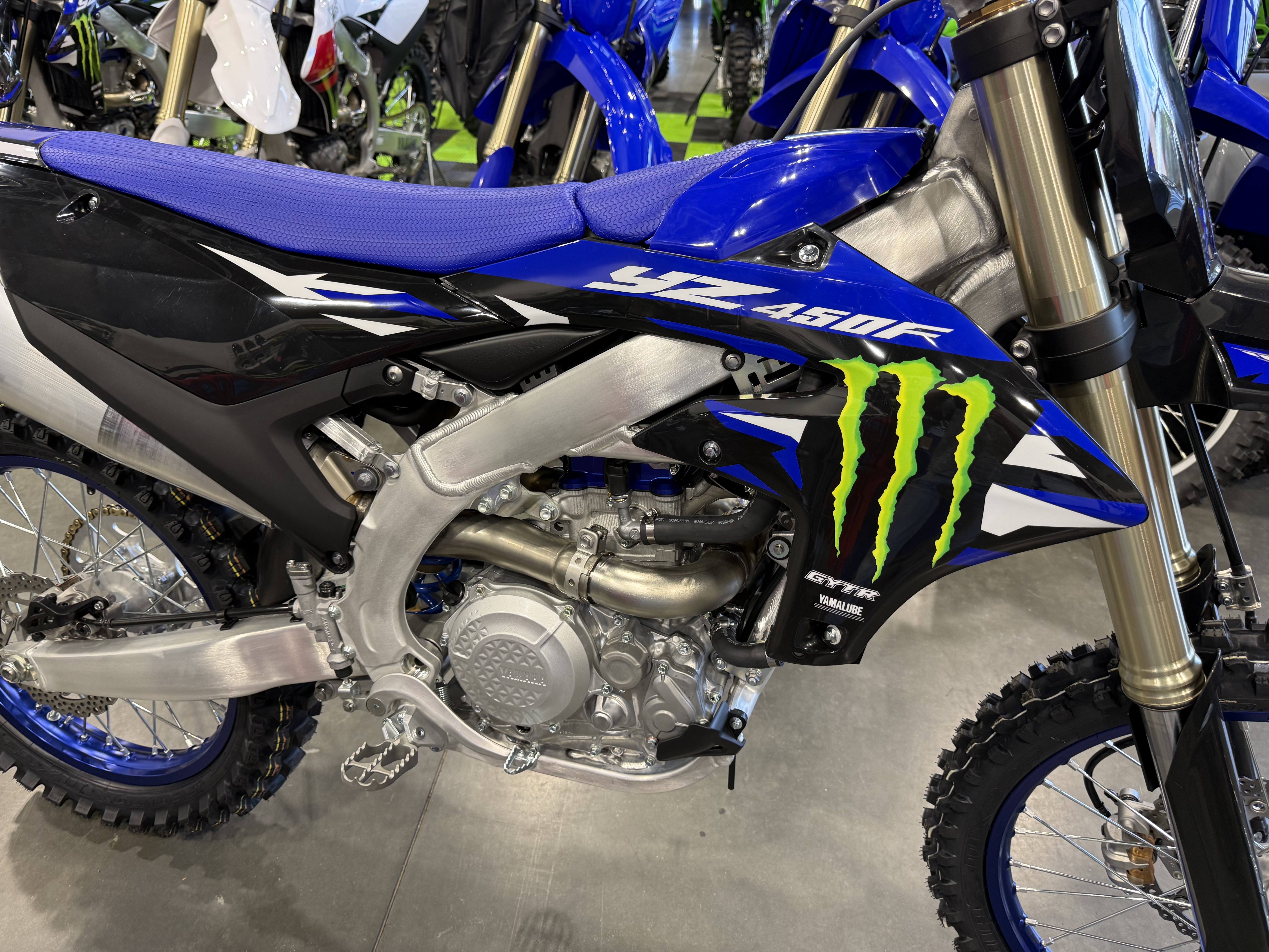 2027 YAMAHA YZ450F DIRT BIKE