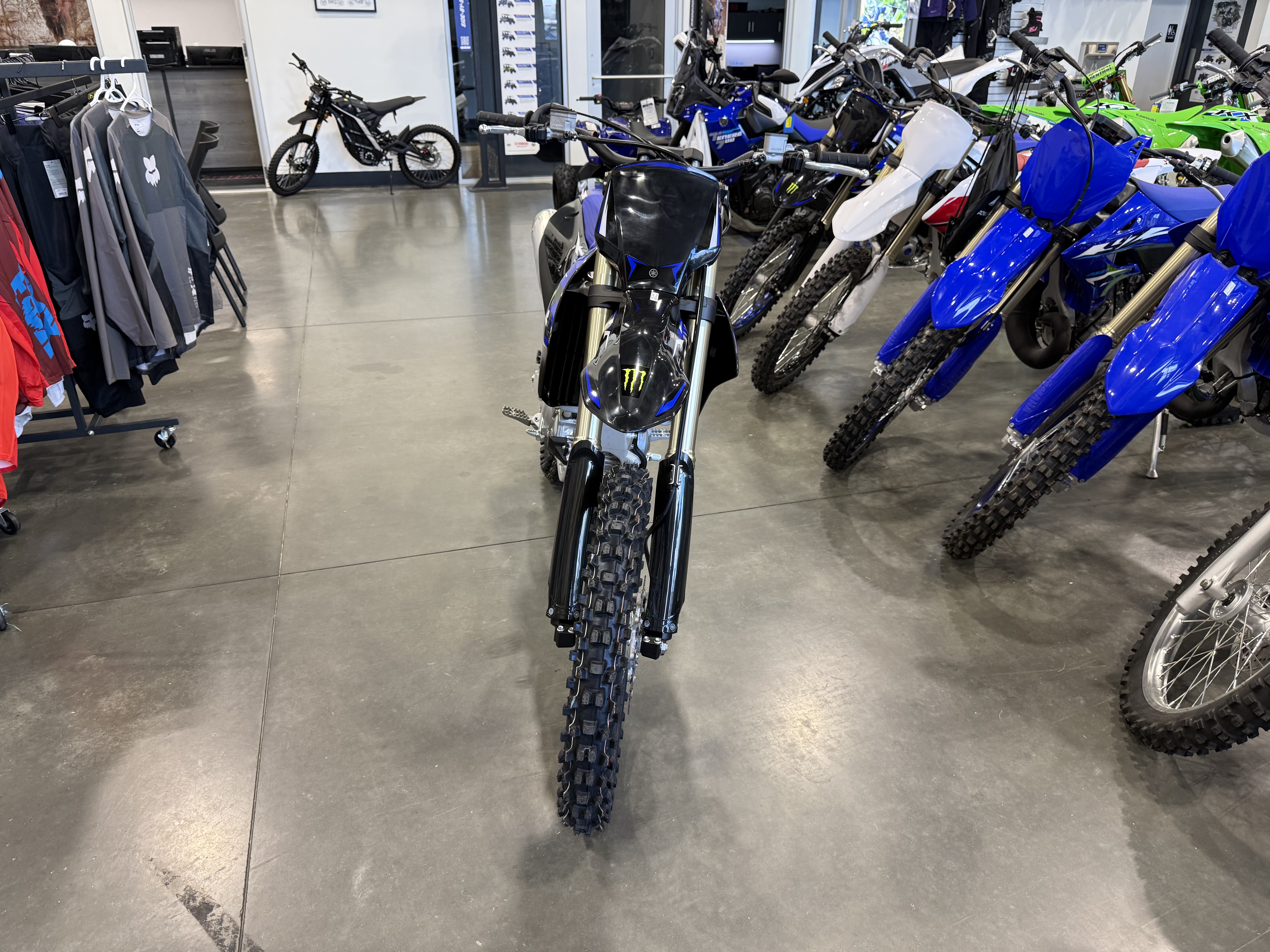 2027 YAMAHA YZ450F DIRT BIKE