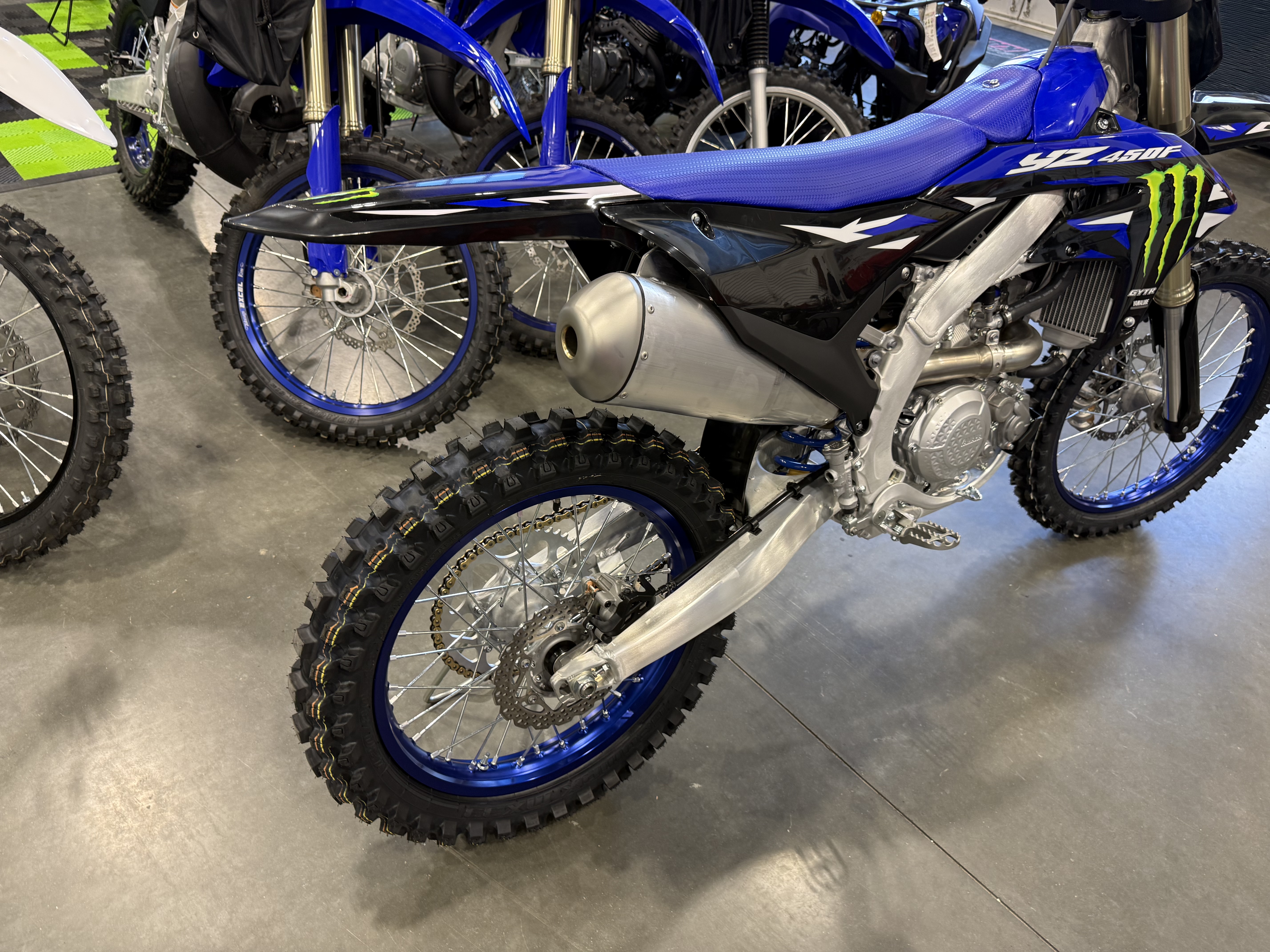 2027 YAMAHA YZ450F DIRT BIKE