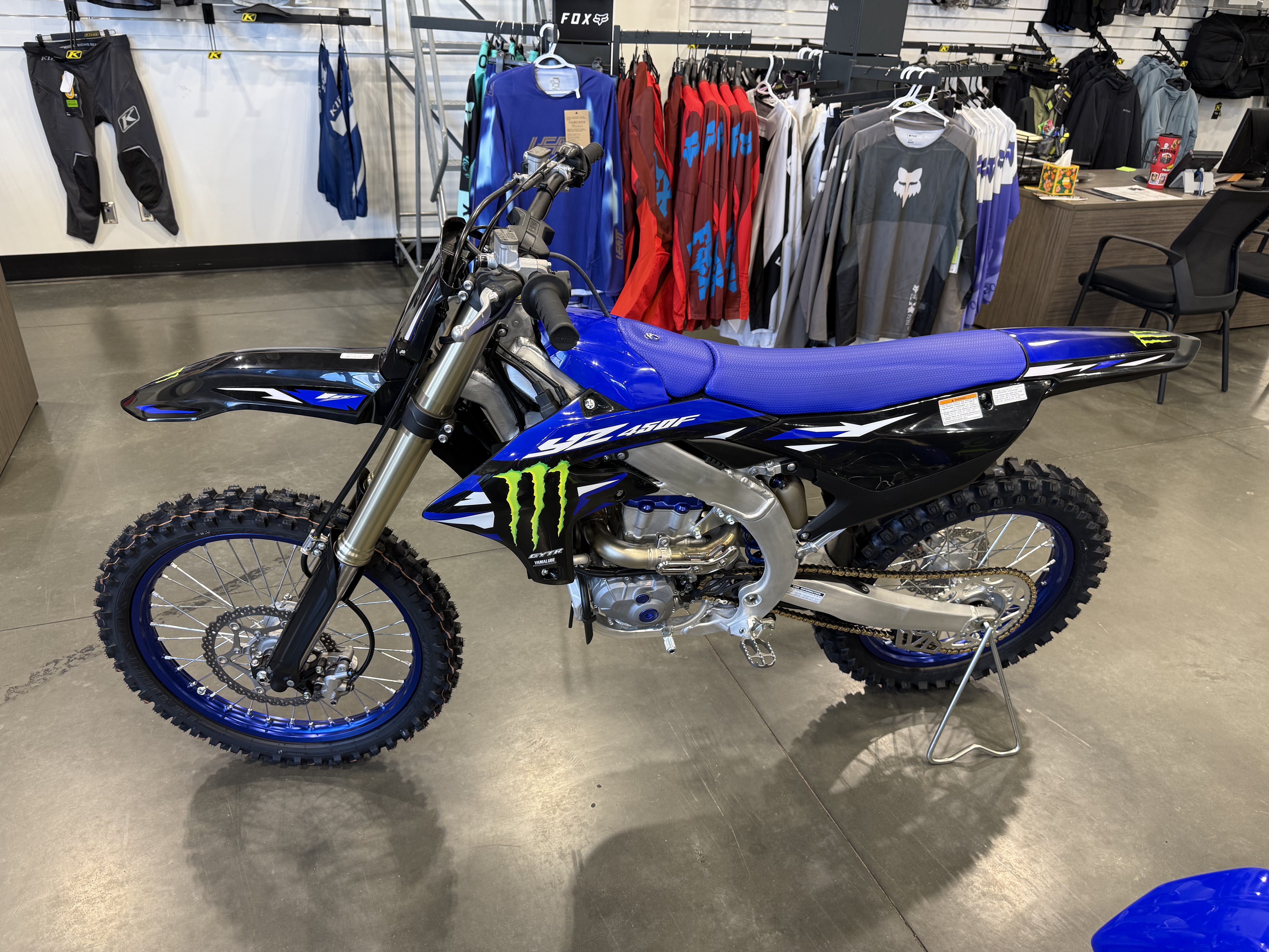 2027 YAMAHA YZ450F DIRT BIKE