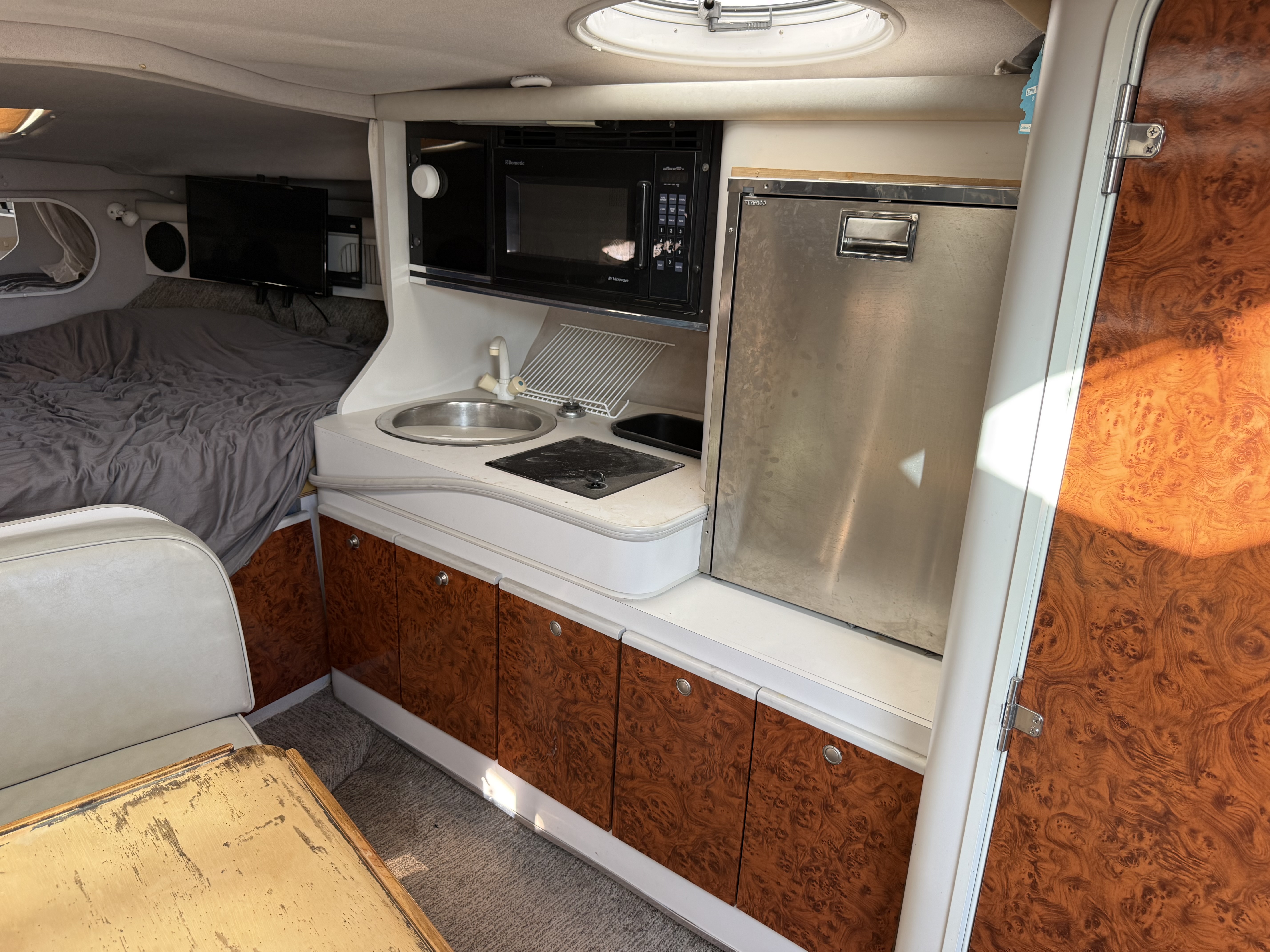 1994 CRUISER BOATS YACHTS 30701 WATERCRAFT