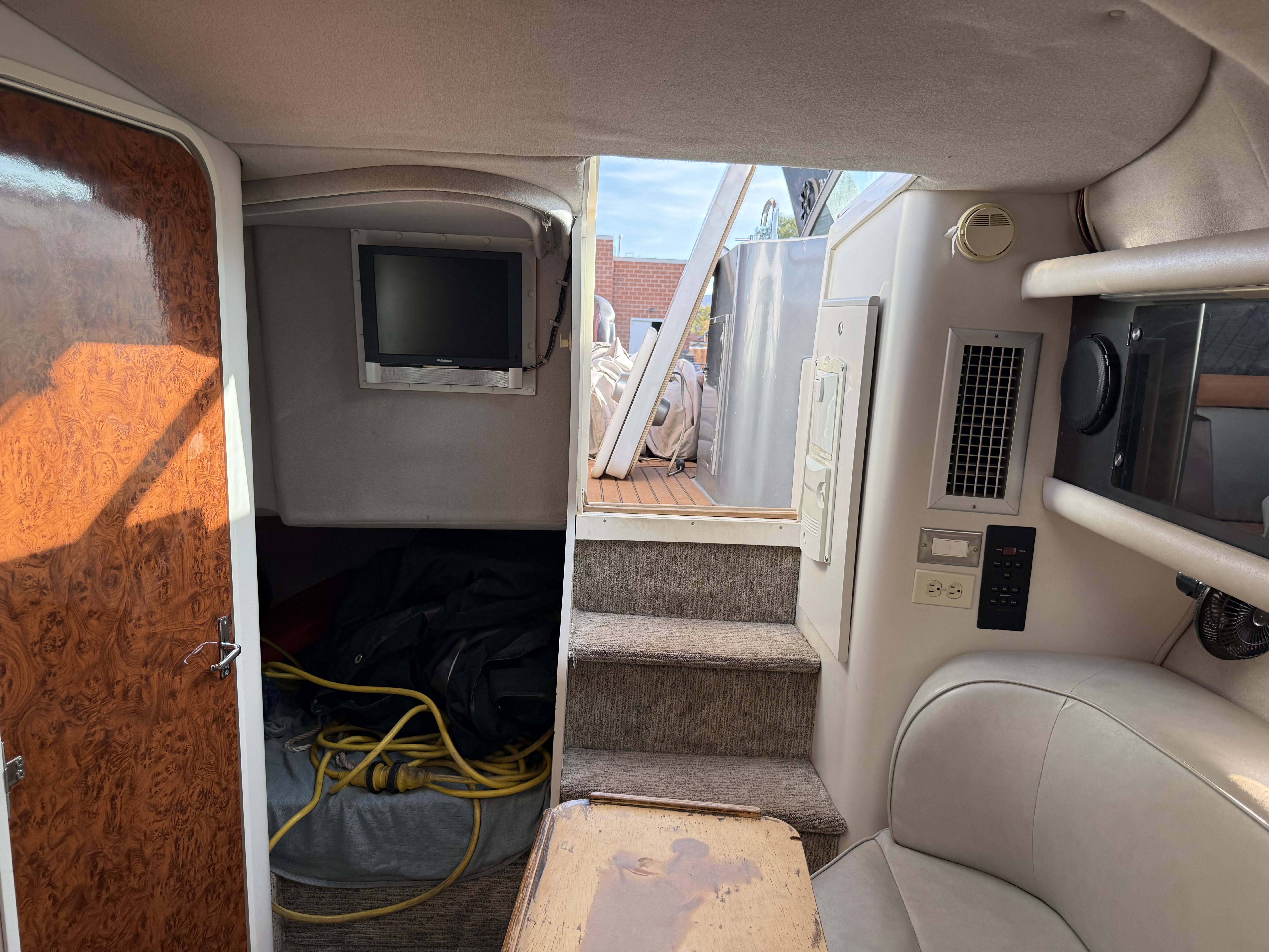 1994 CRUISER BOATS YACHTS 30701 WATERCRAFT