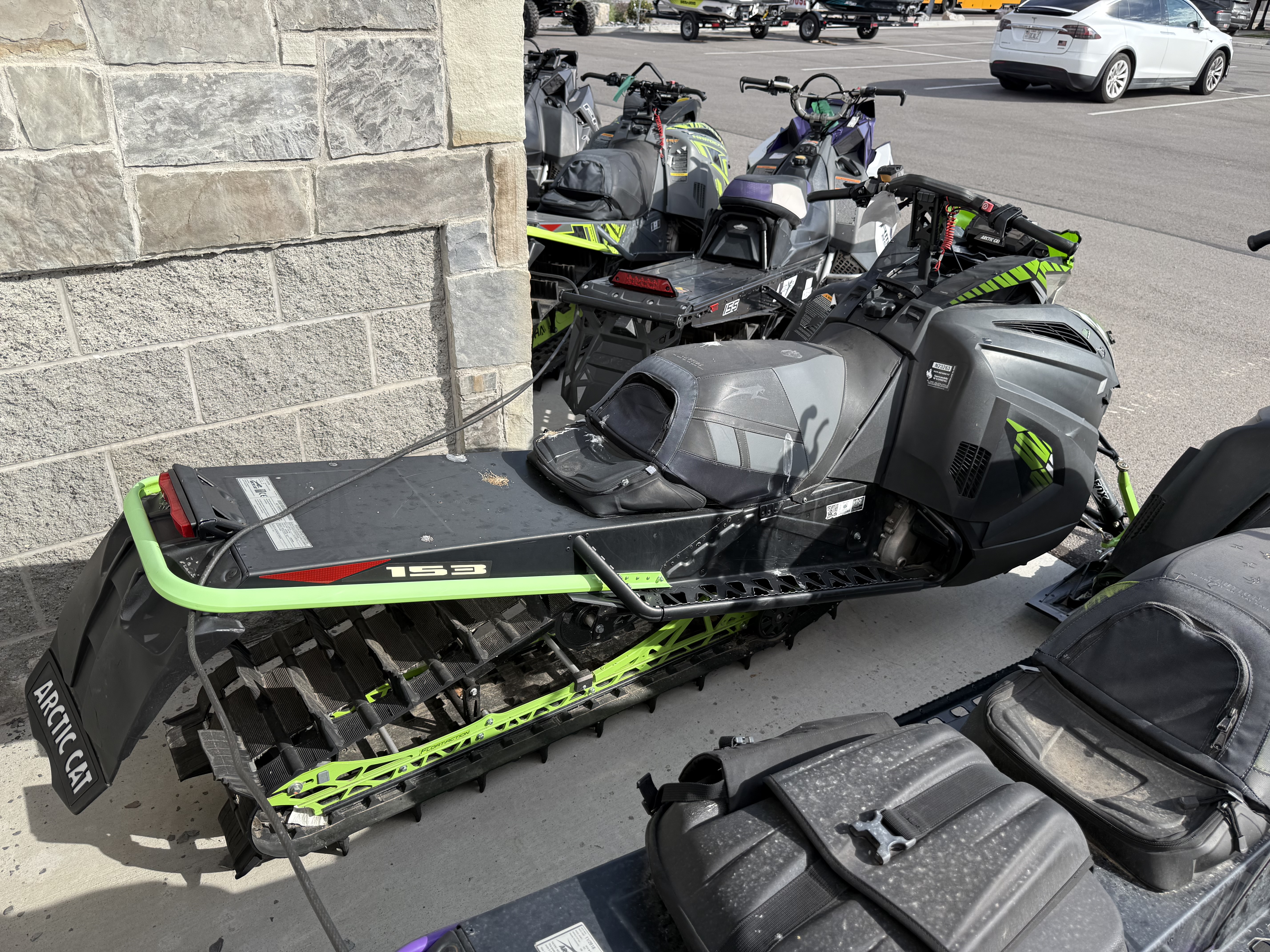 2019 ARCTIC CAT M 8000 Mountain Cat SNOWMOBILE
