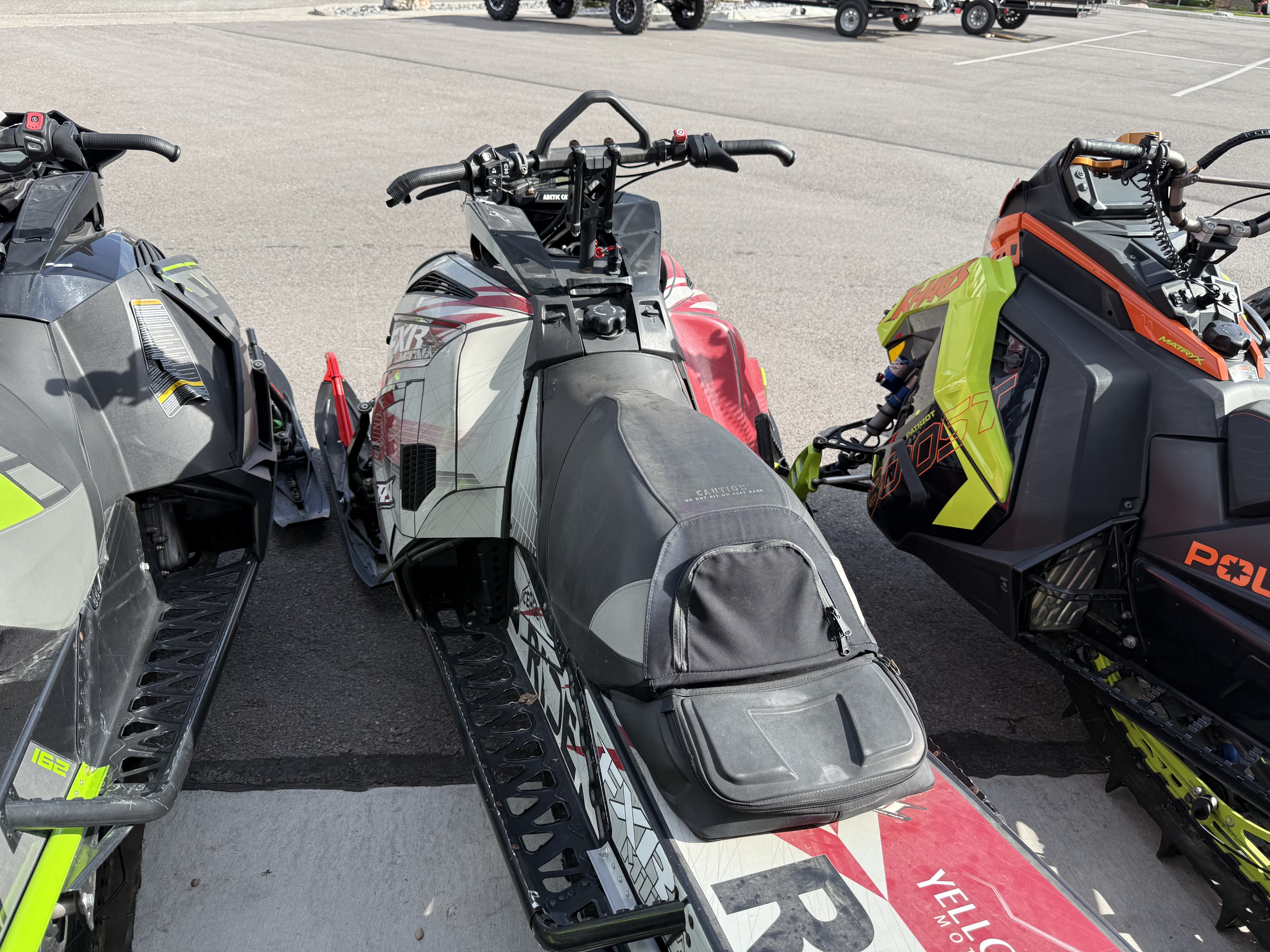 2019 ARCTIC CAT M 8000 Mountain Cat SNOWMOBILE