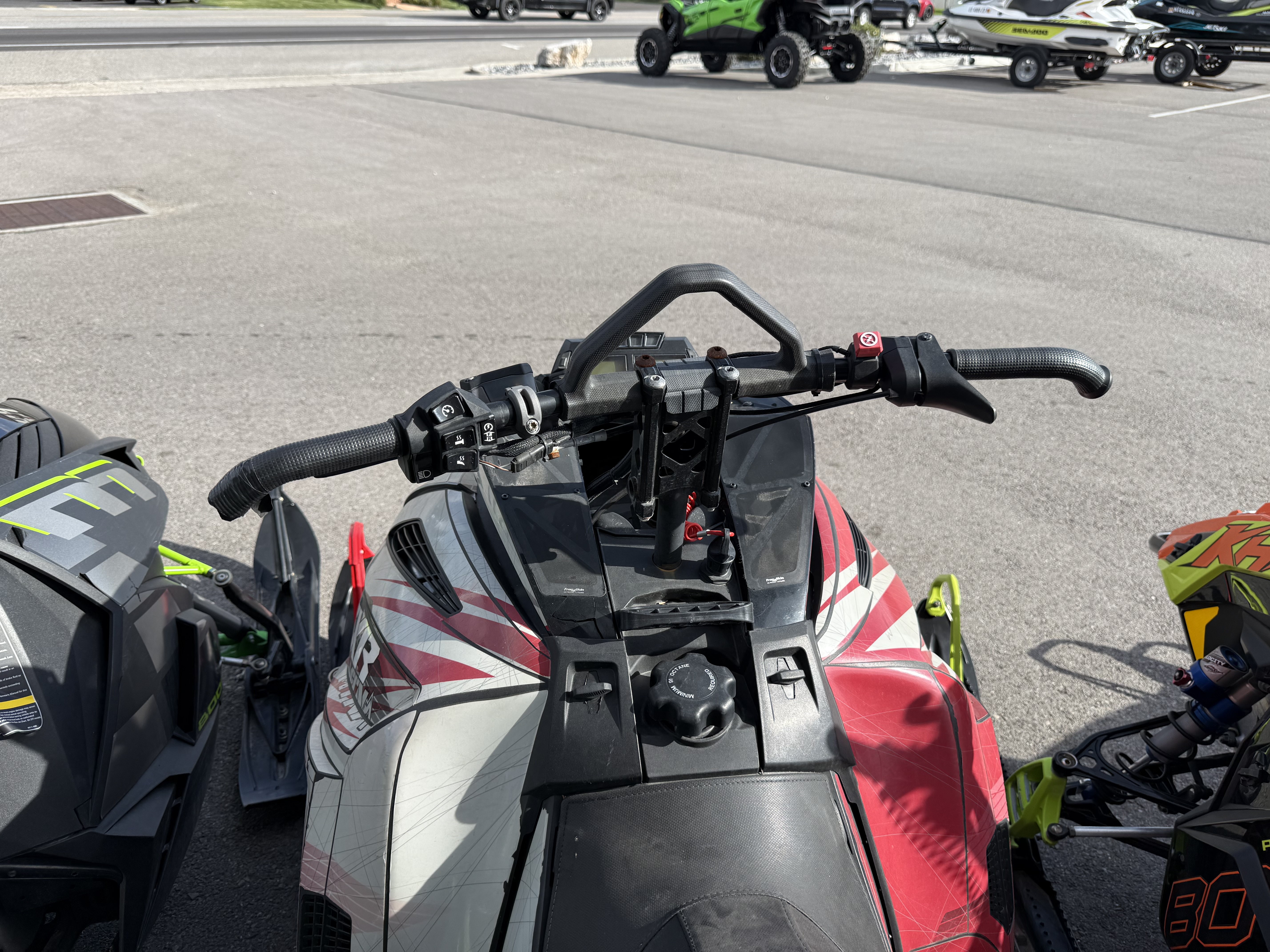 2019 ARCTIC CAT M 8000 Mountain Cat SNOWMOBILE