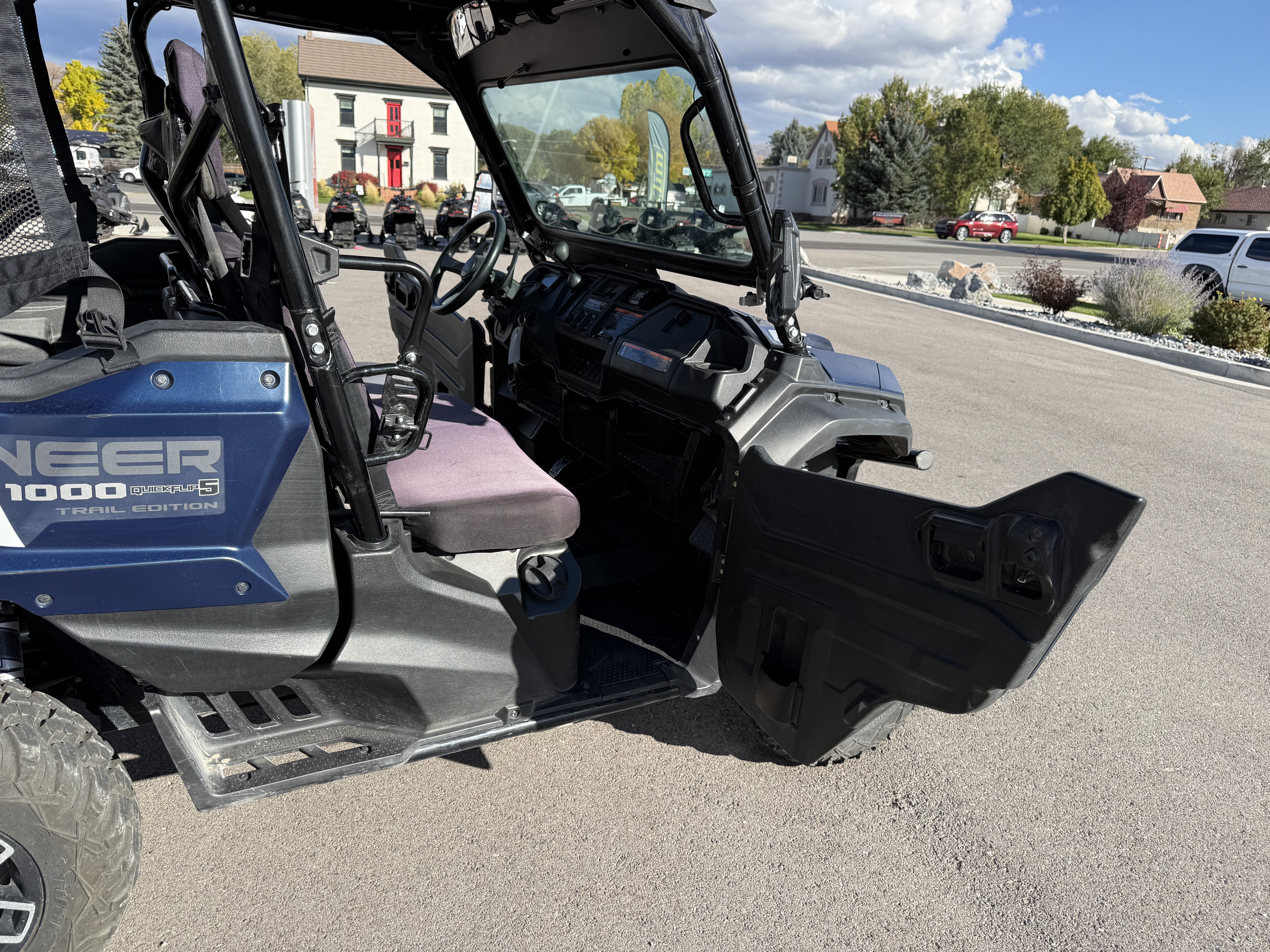 2023 HONDA PIONEER 1000-5 TRAIL UTV