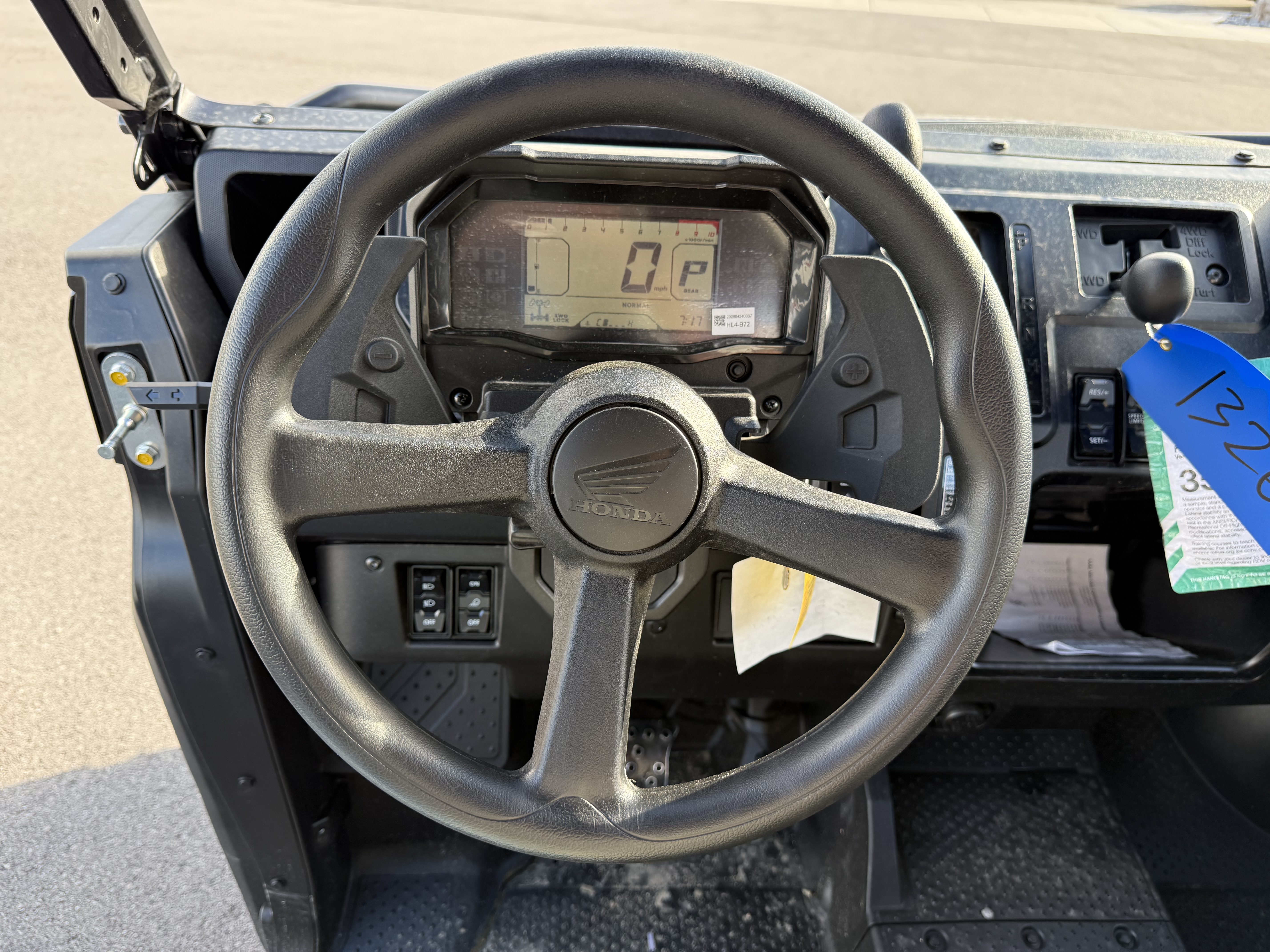 2026 HONDA PIONEER 1000-5 DELUXE UTV