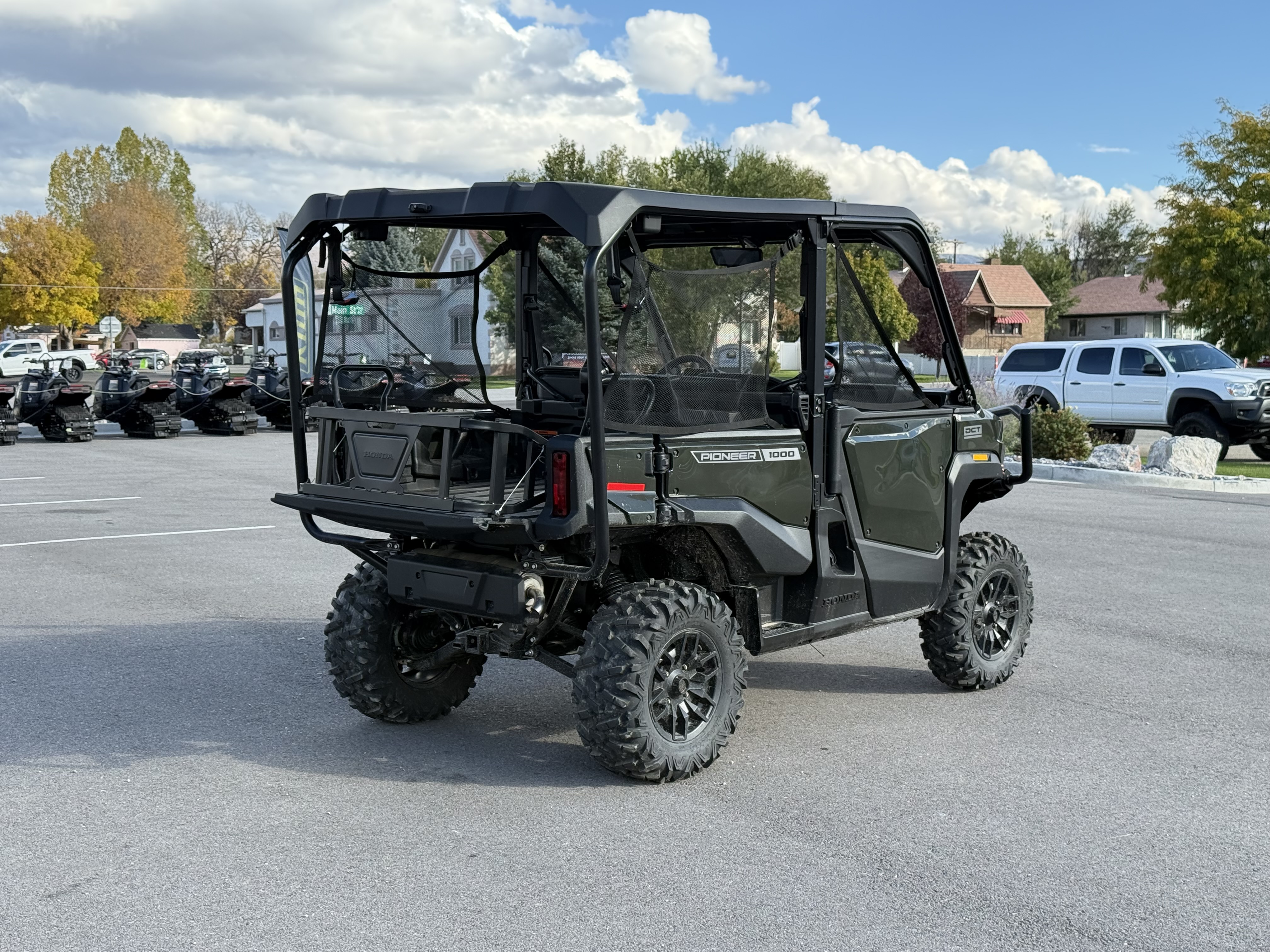 2026 HONDA PIONEER 1000-5 DELUXE UTV