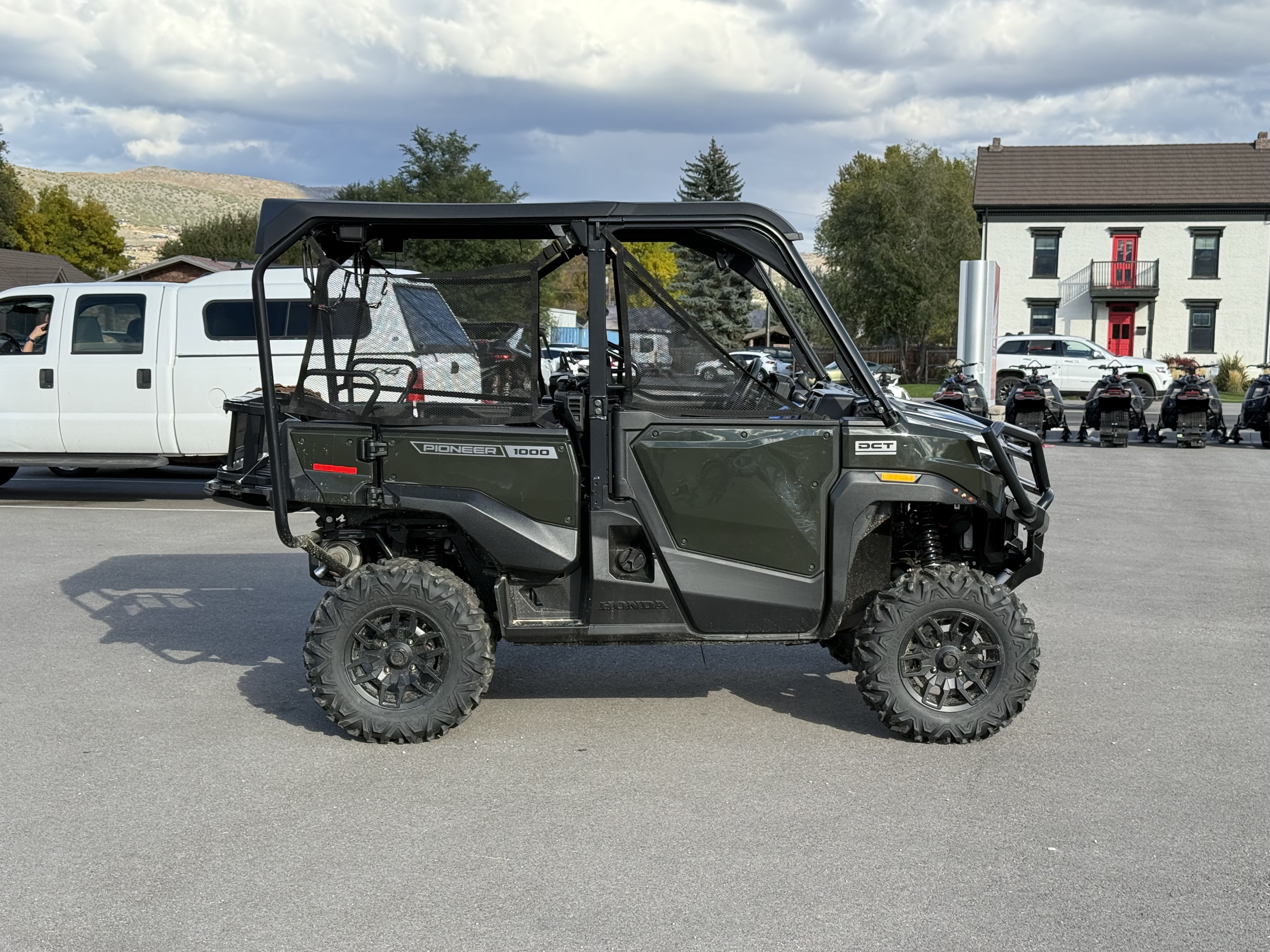 2026 HONDA PIONEER 1000-5 DELUXE UTV