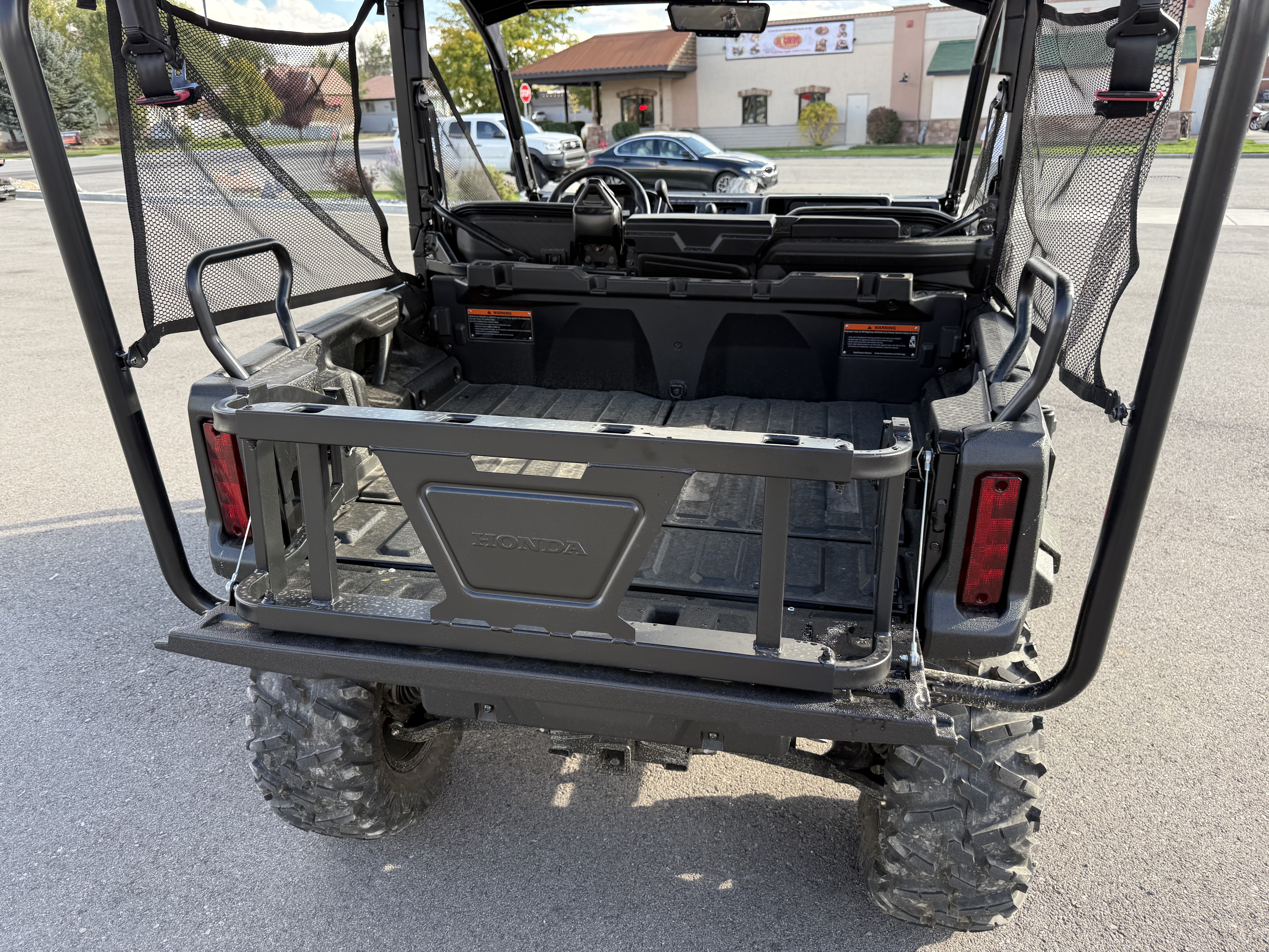2026 HONDA PIONEER 1000-5 DELUXE UTV