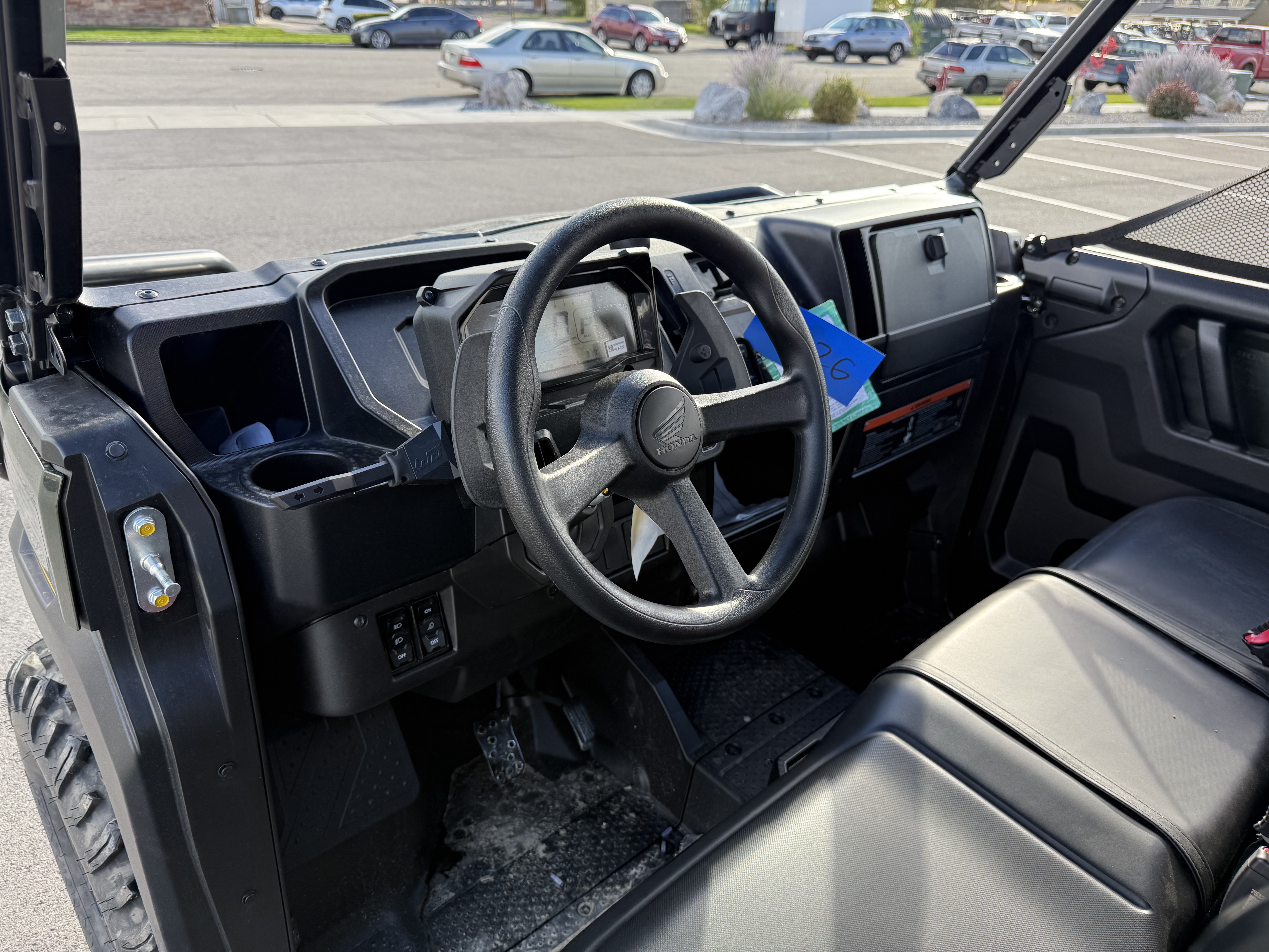 2026 HONDA PIONEER 1000-5 DELUXE UTV