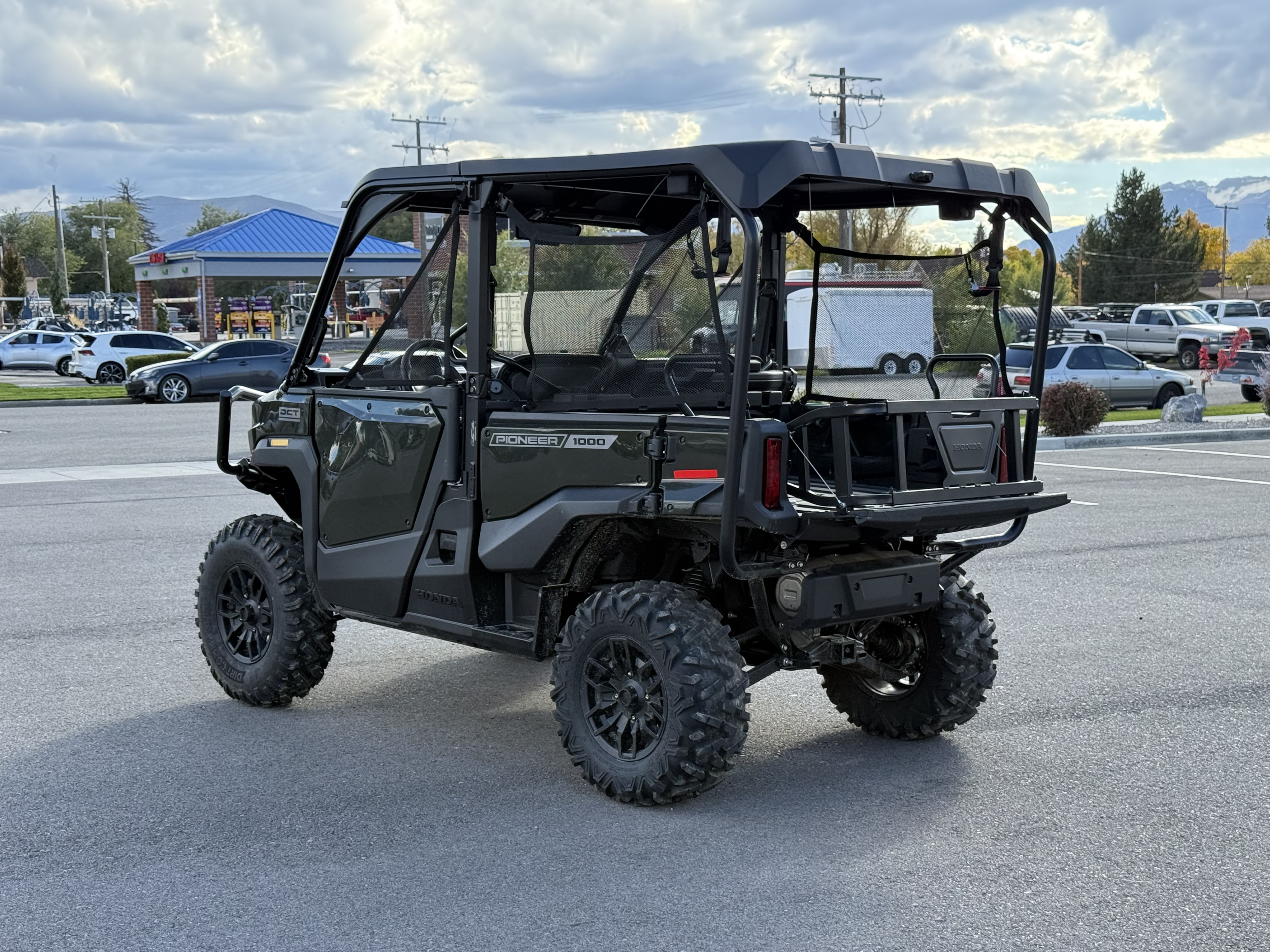 2026 HONDA PIONEER 1000-5 DELUXE UTV